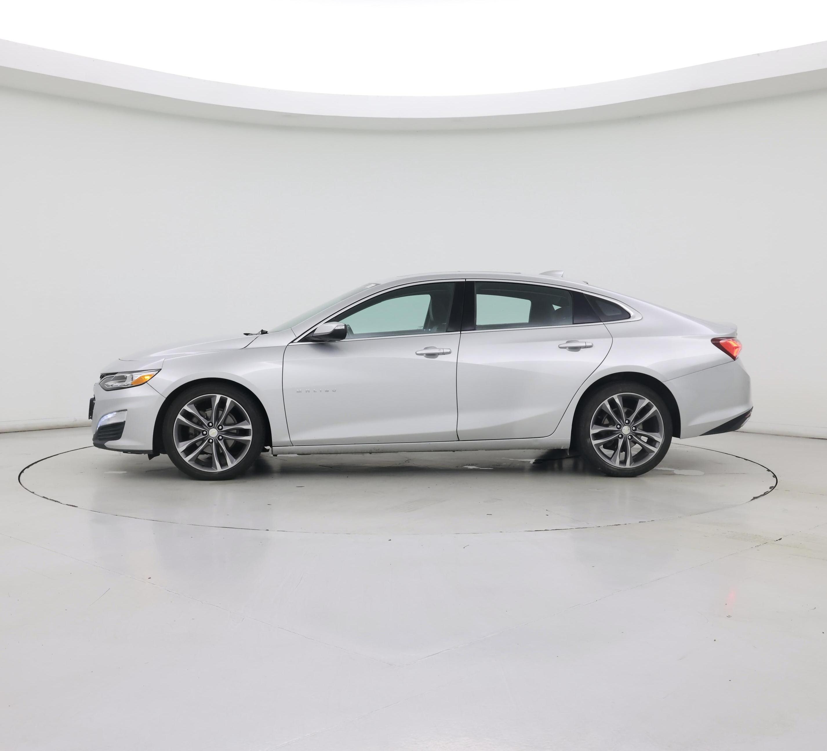 Thumbnail: 2020 Chevrolet Malibu - 3
