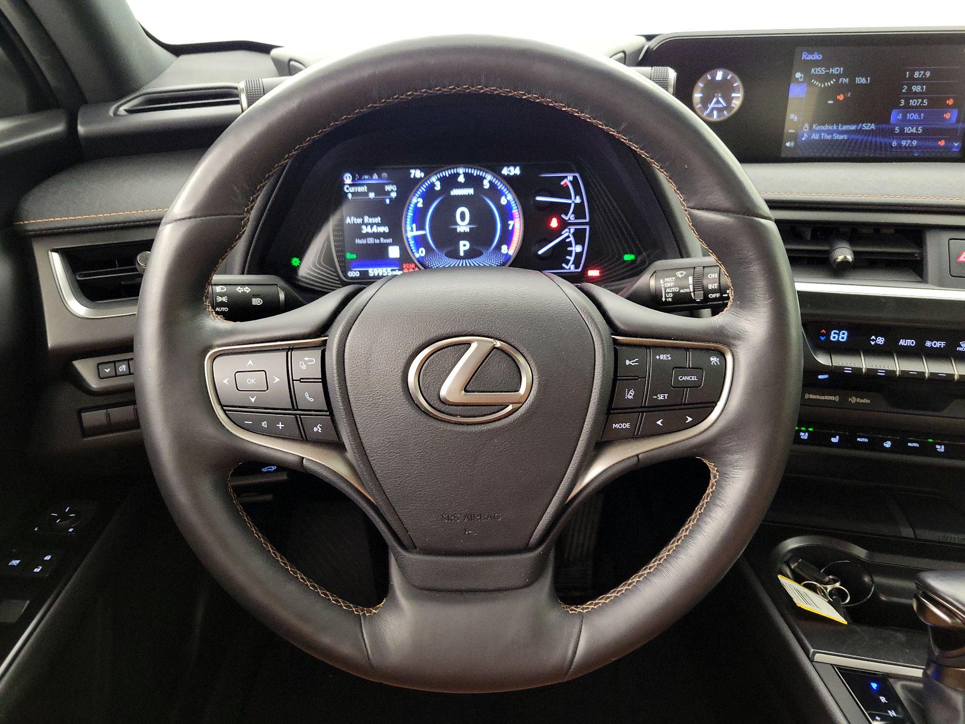 Thumbnail: 2020 Lexus UX - 10