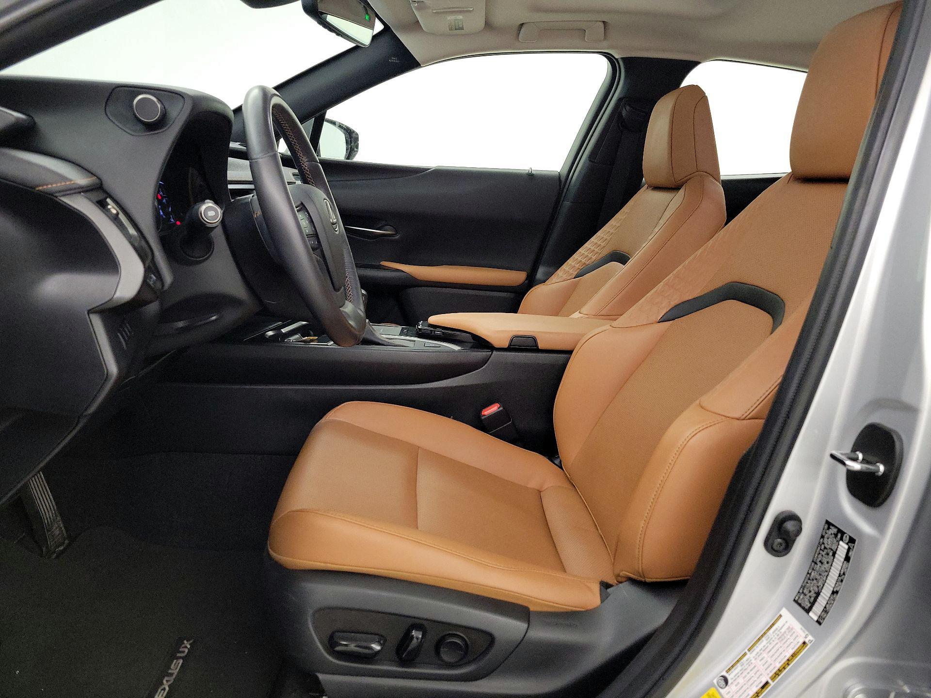 Thumbnail: 2020 Lexus UX - 11