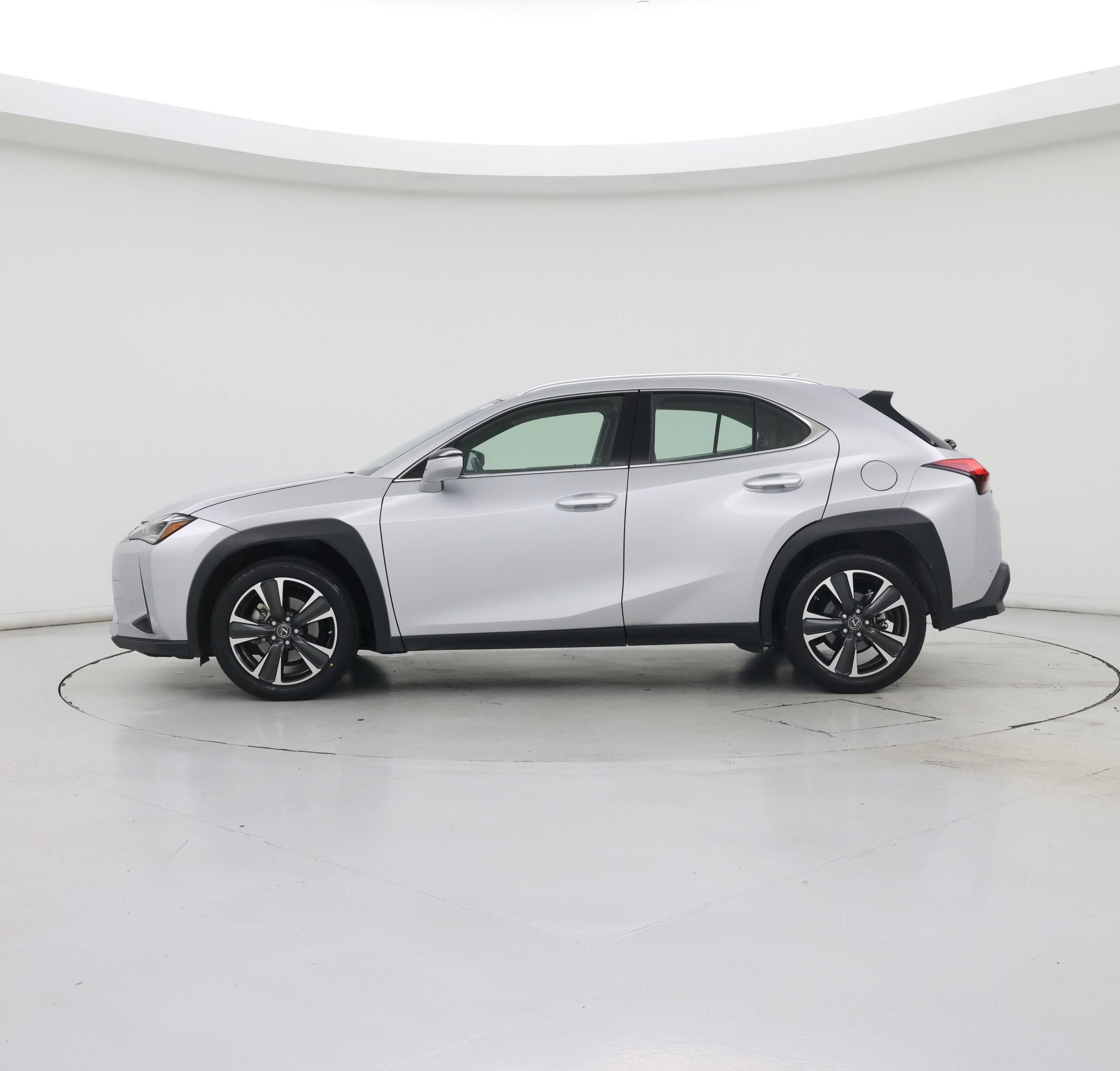 Thumbnail: 2020 Lexus UX - 3