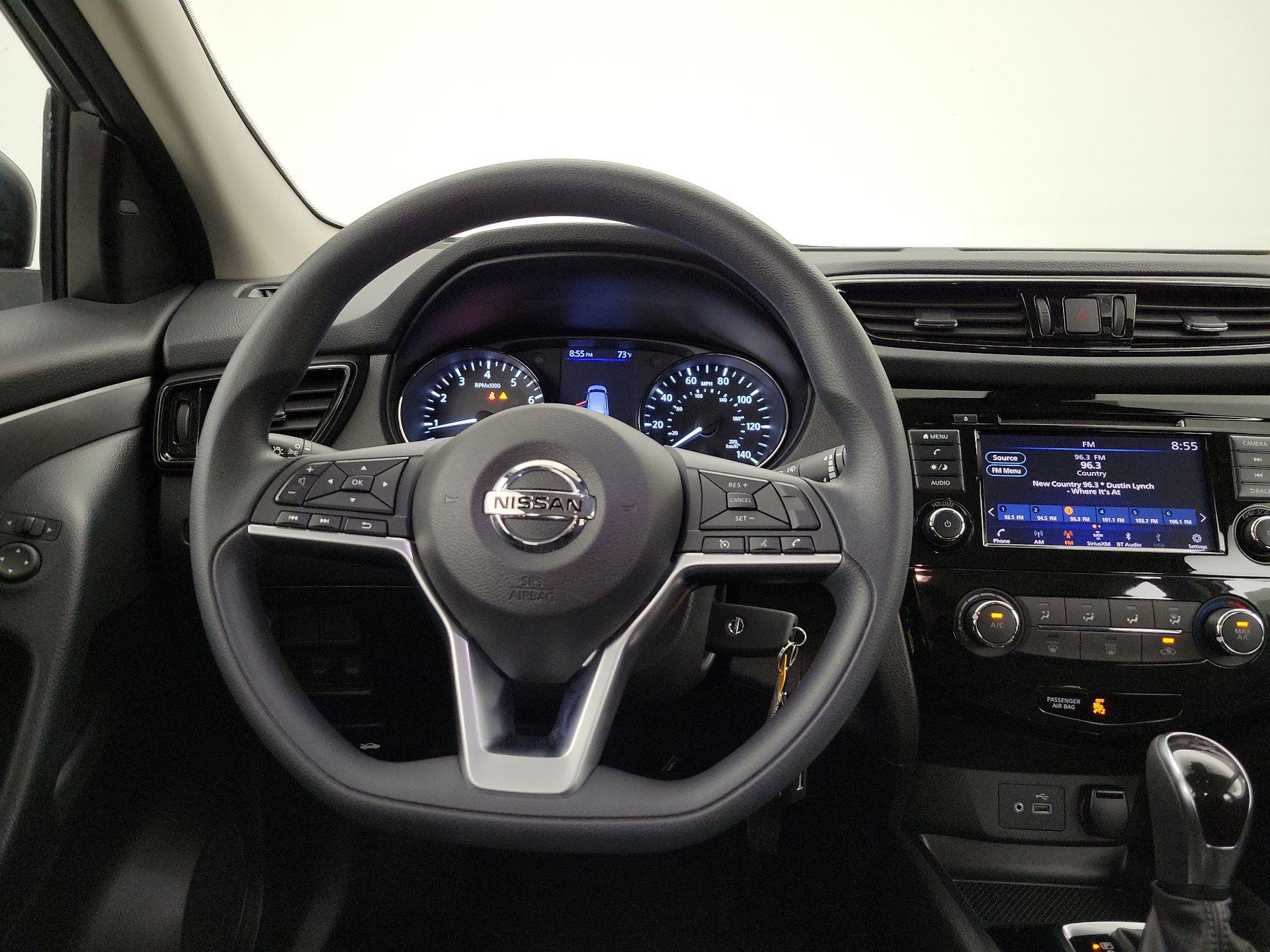 Thumbnail: 2021 Nissan Rogue Sport - 10
