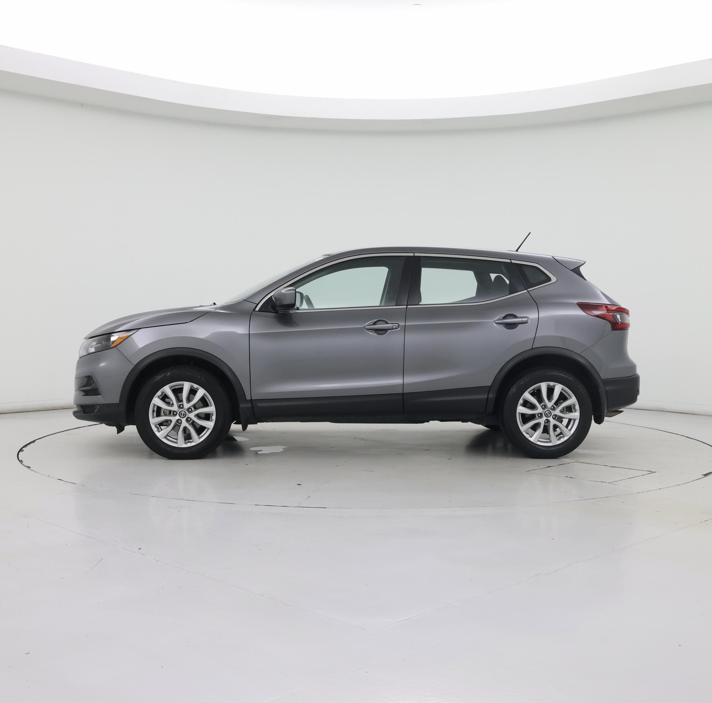 Thumbnail: 2021 Nissan Rogue Sport - 3