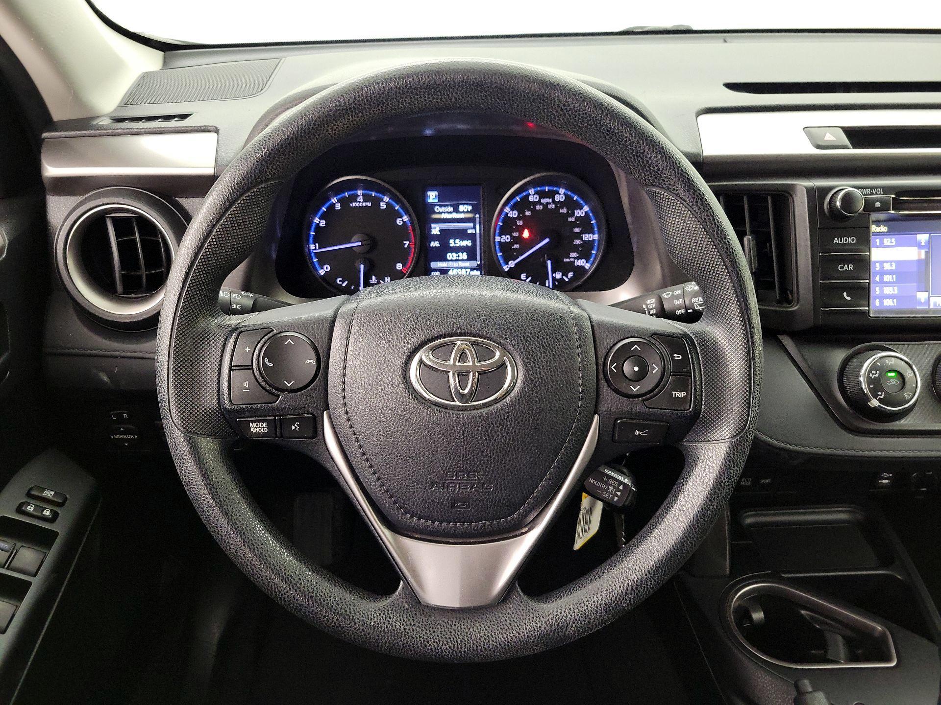 Thumbnail: 2018 Toyota RAV4 - 10