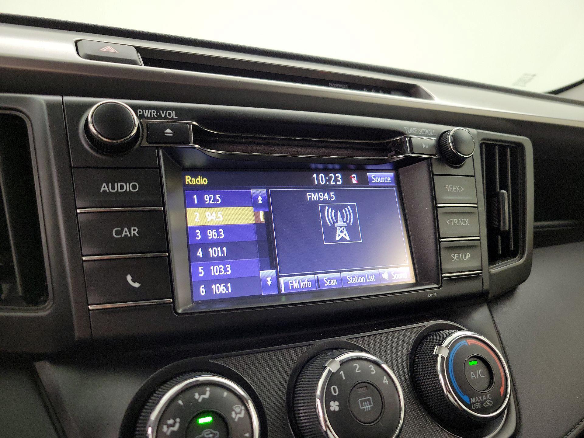 Thumbnail: 2018 Toyota RAV4 - 15