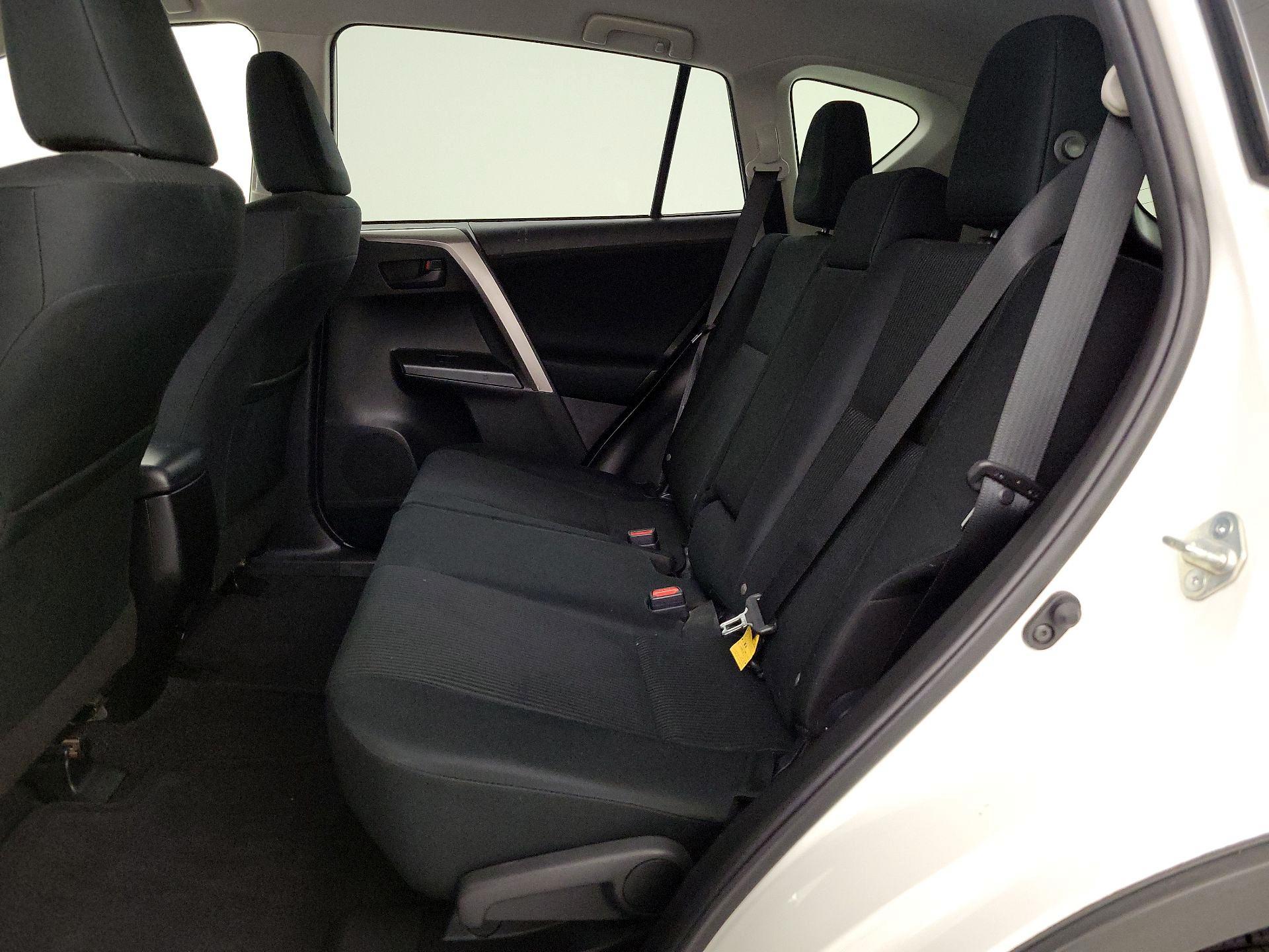 Thumbnail: 2018 Toyota RAV4 - 18