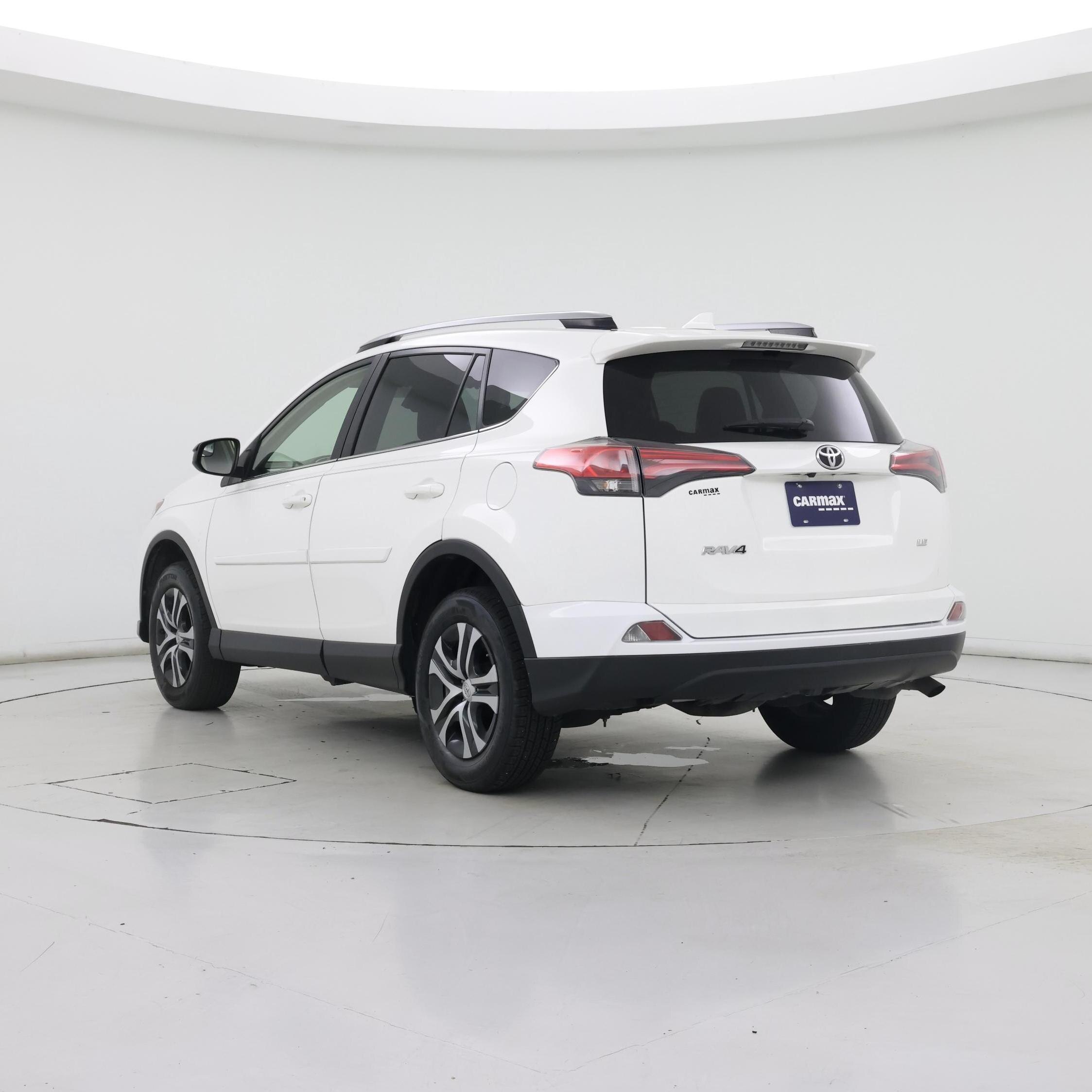 Thumbnail: 2018 Toyota RAV4 - 2