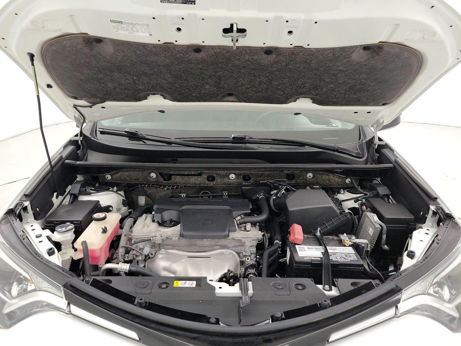 Thumbnail: 2018 Toyota RAV4 - 20