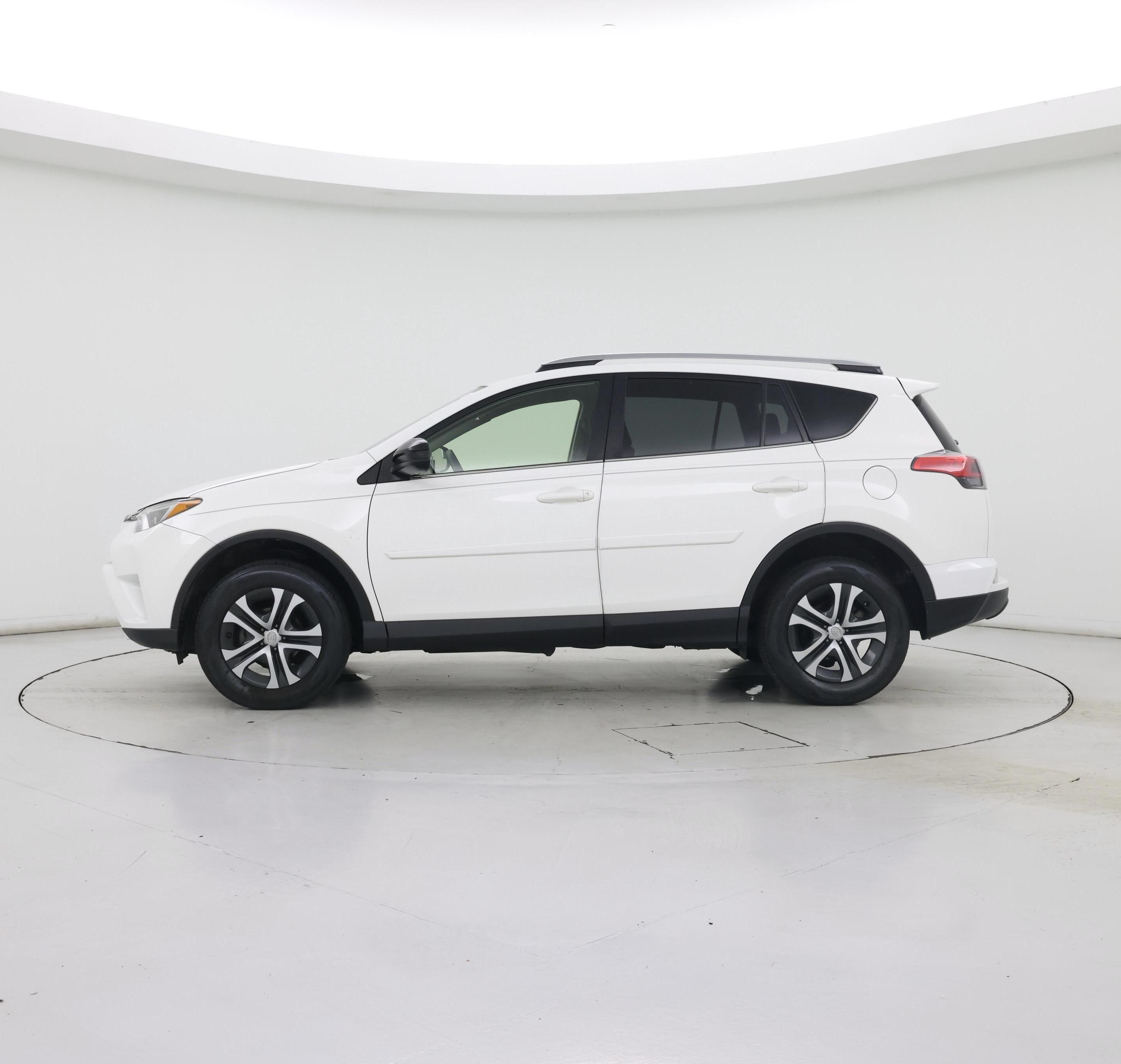 Thumbnail: 2018 Toyota RAV4 - 3