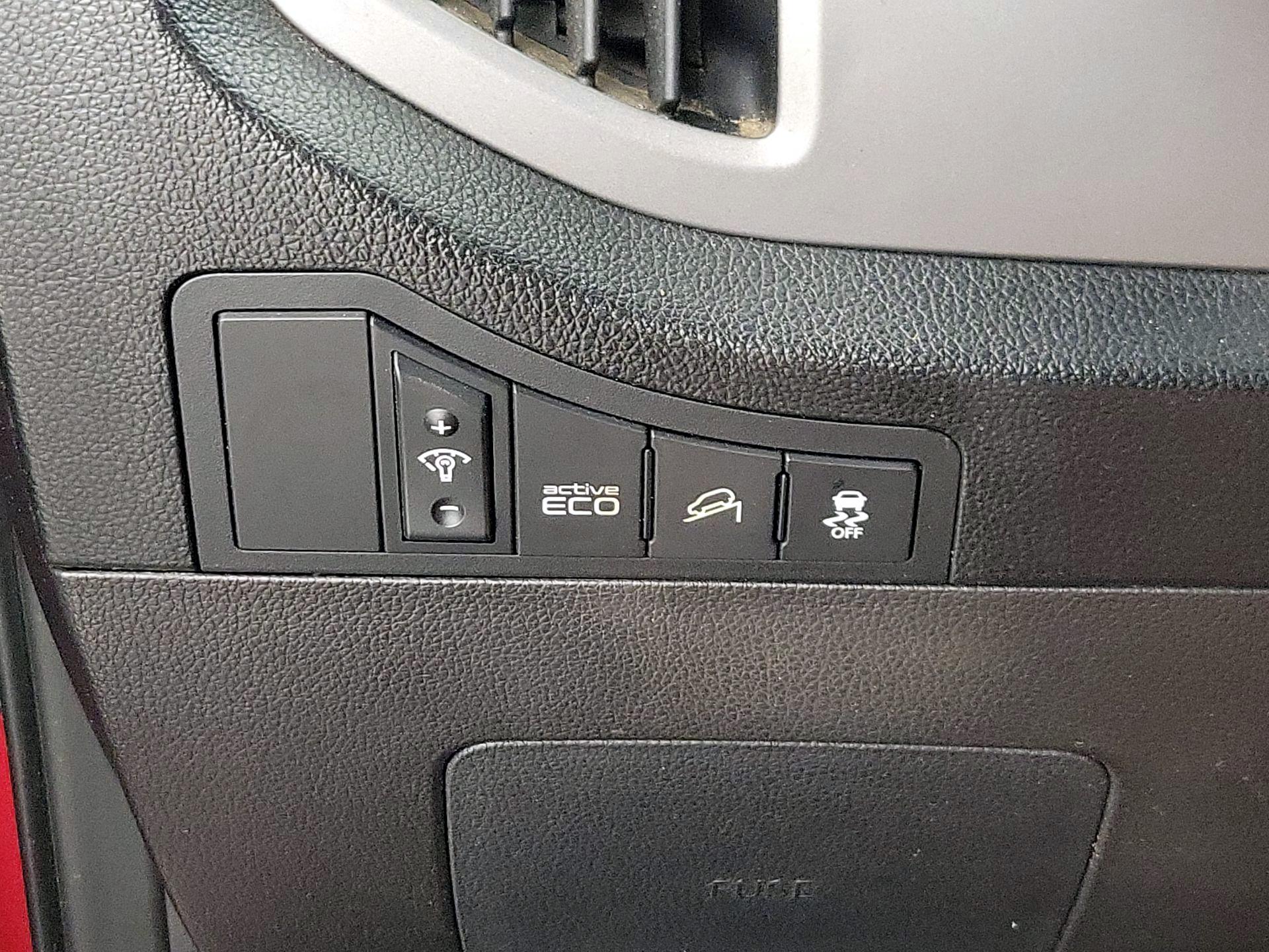 Thumbnail: 2015 Kia Sportage - 13