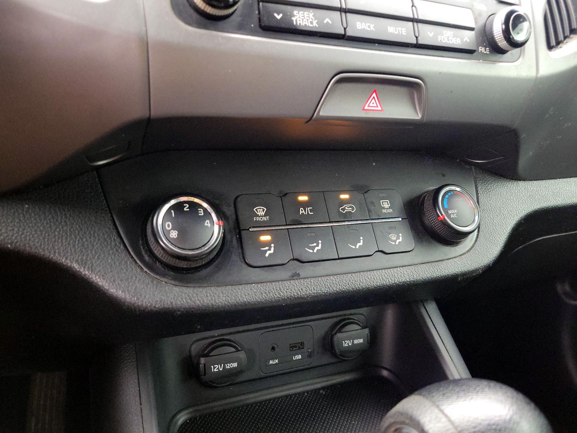 Thumbnail: 2015 Kia Sportage - 15