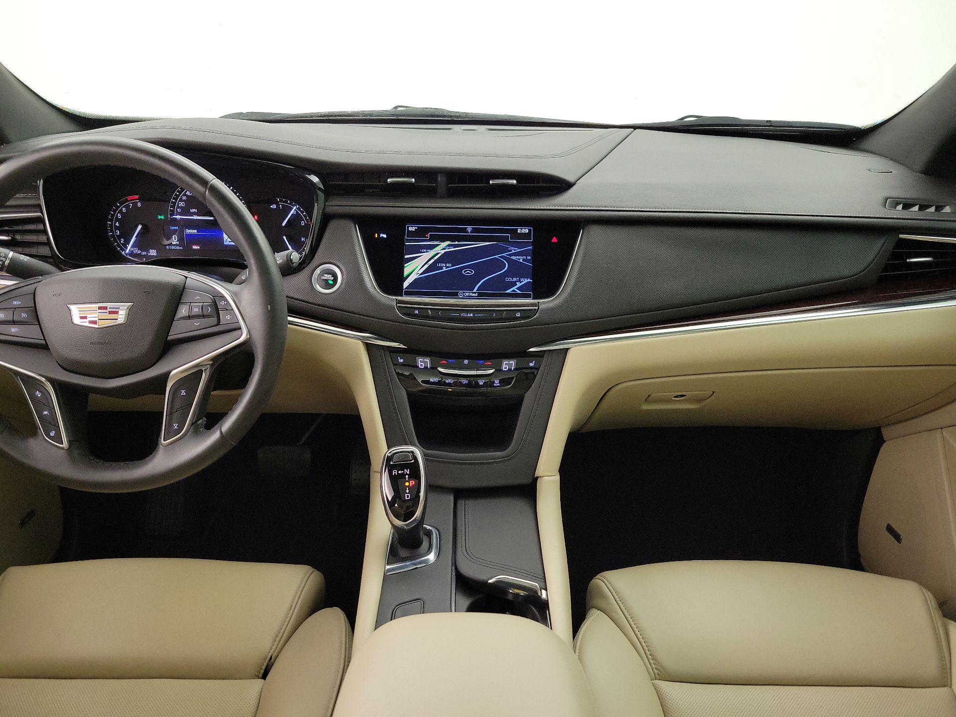 Thumbnail: 2017 Cadillac XT5 - 9
