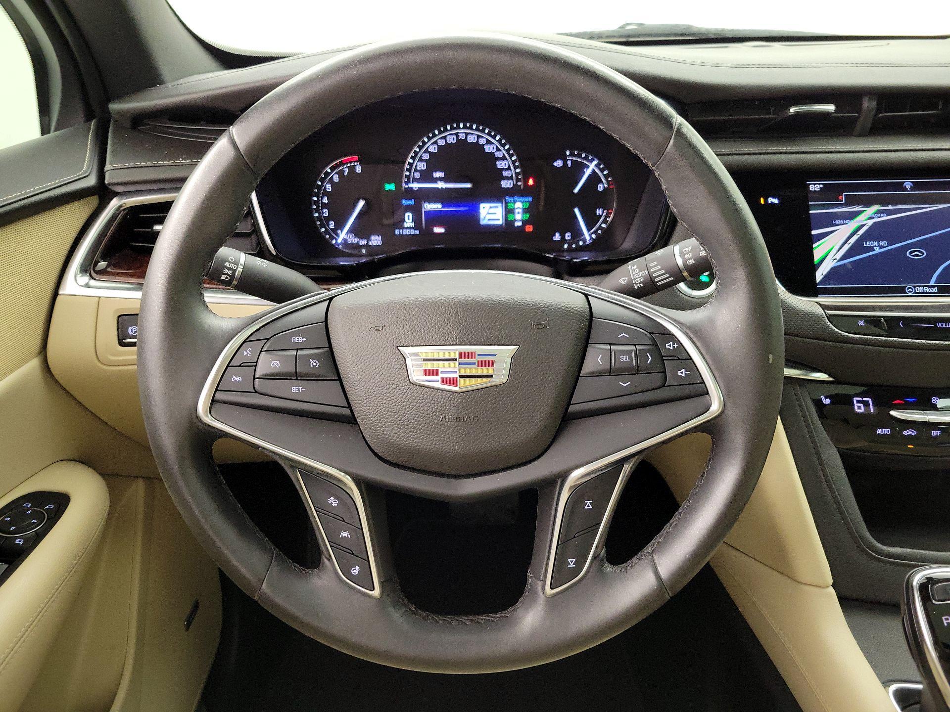Thumbnail: 2017 Cadillac XT5 - 10