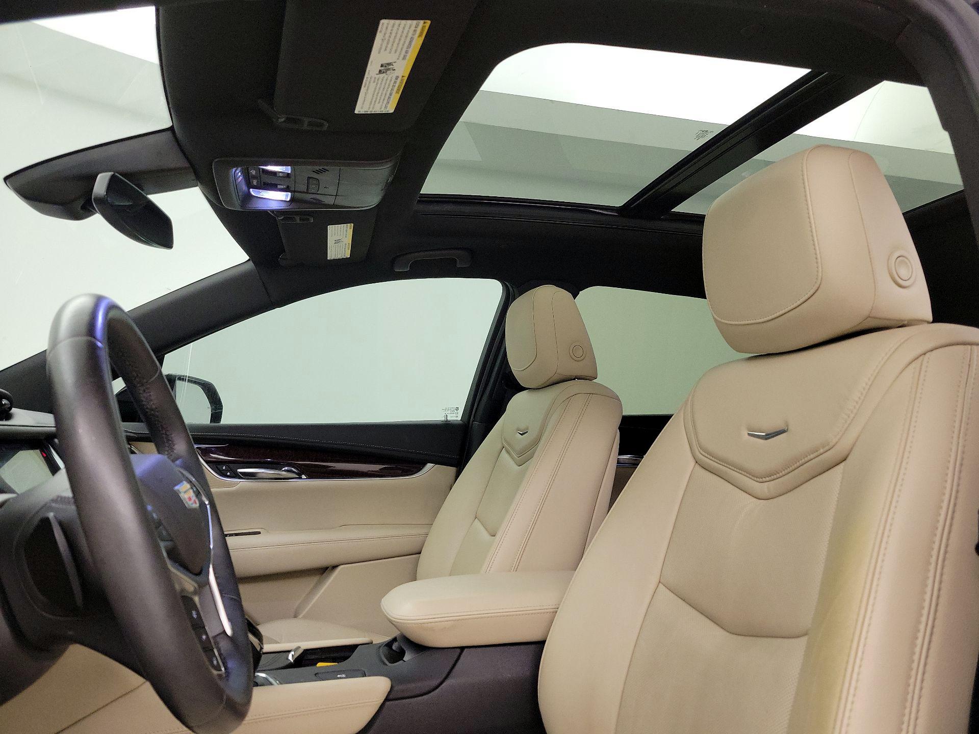 Thumbnail: 2017 Cadillac XT5 - 19