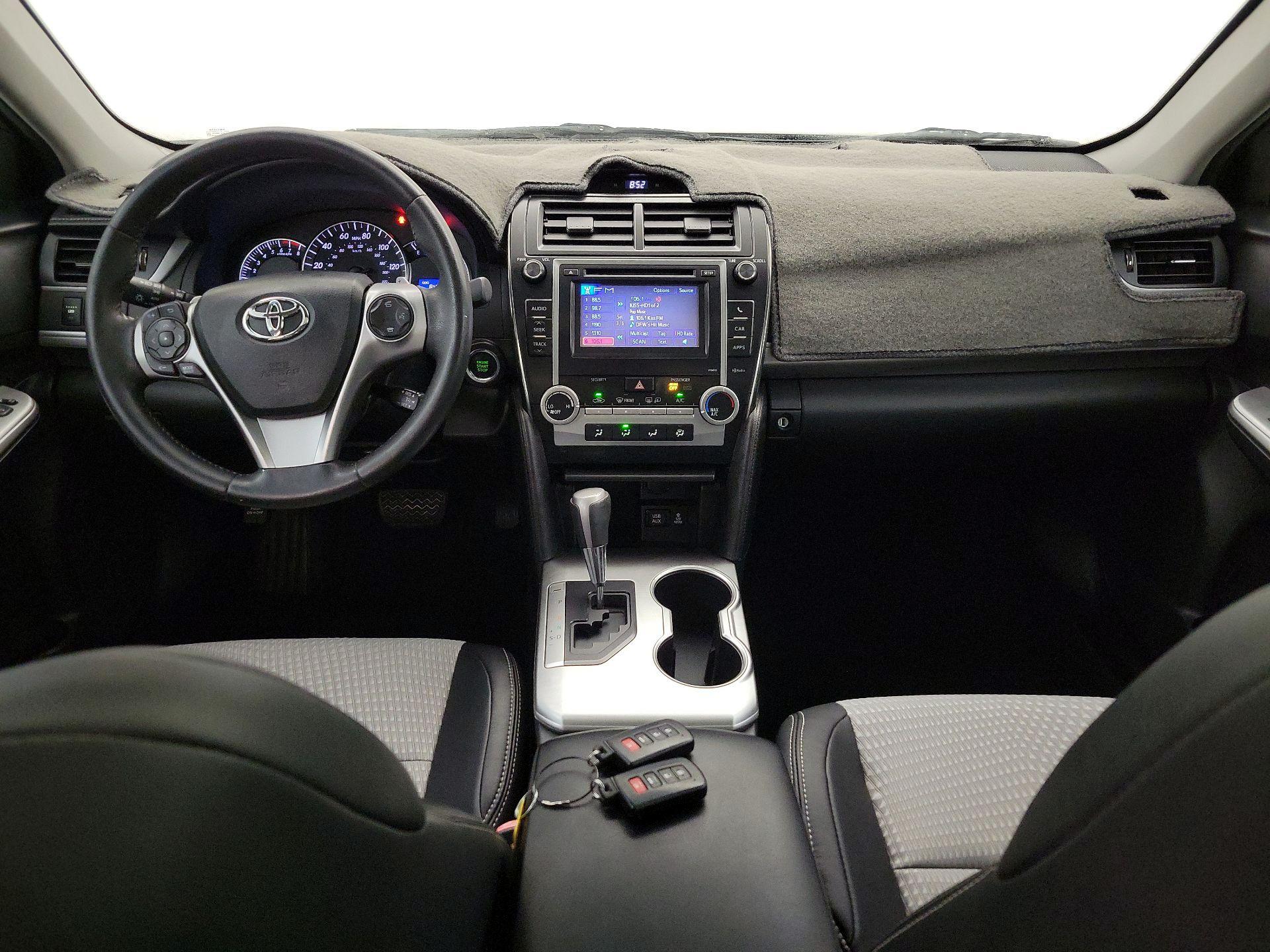 Thumbnail: 2013 Toyota Camry - 9