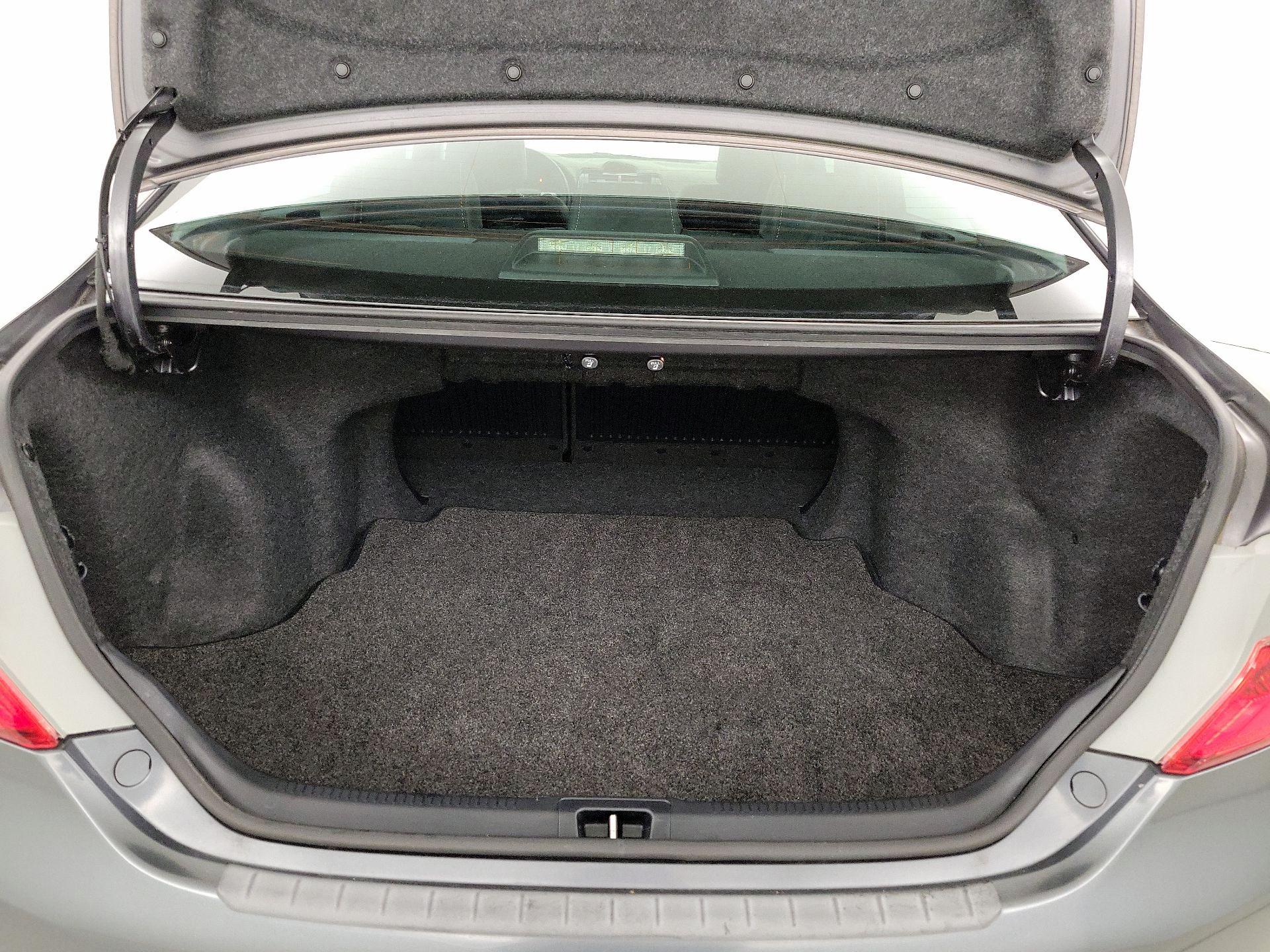 Thumbnail: 2013 Toyota Camry - 20