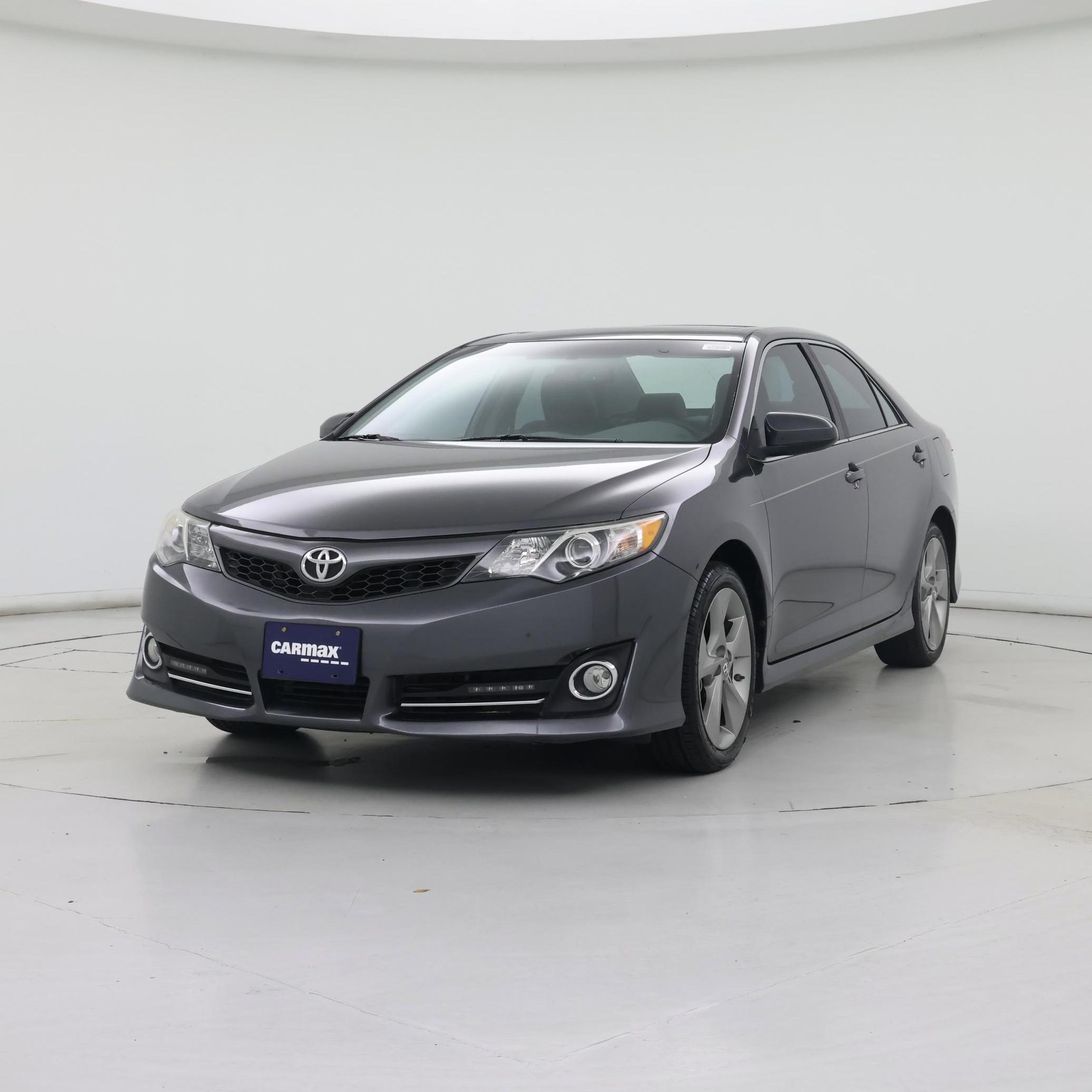 Thumbnail: 2013 Toyota Camry - 4