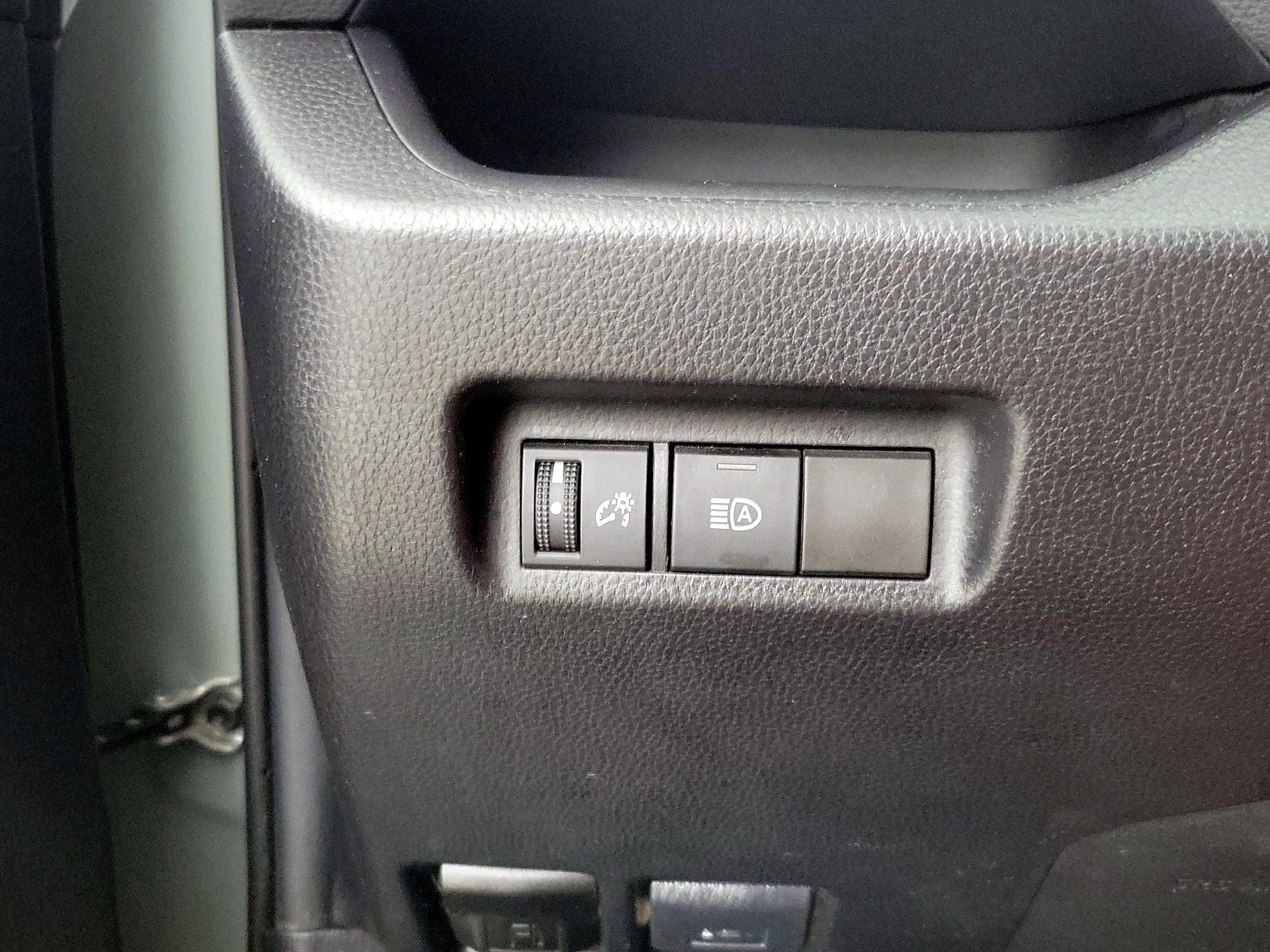 Thumbnail: 2019 Toyota RAV4 - 13