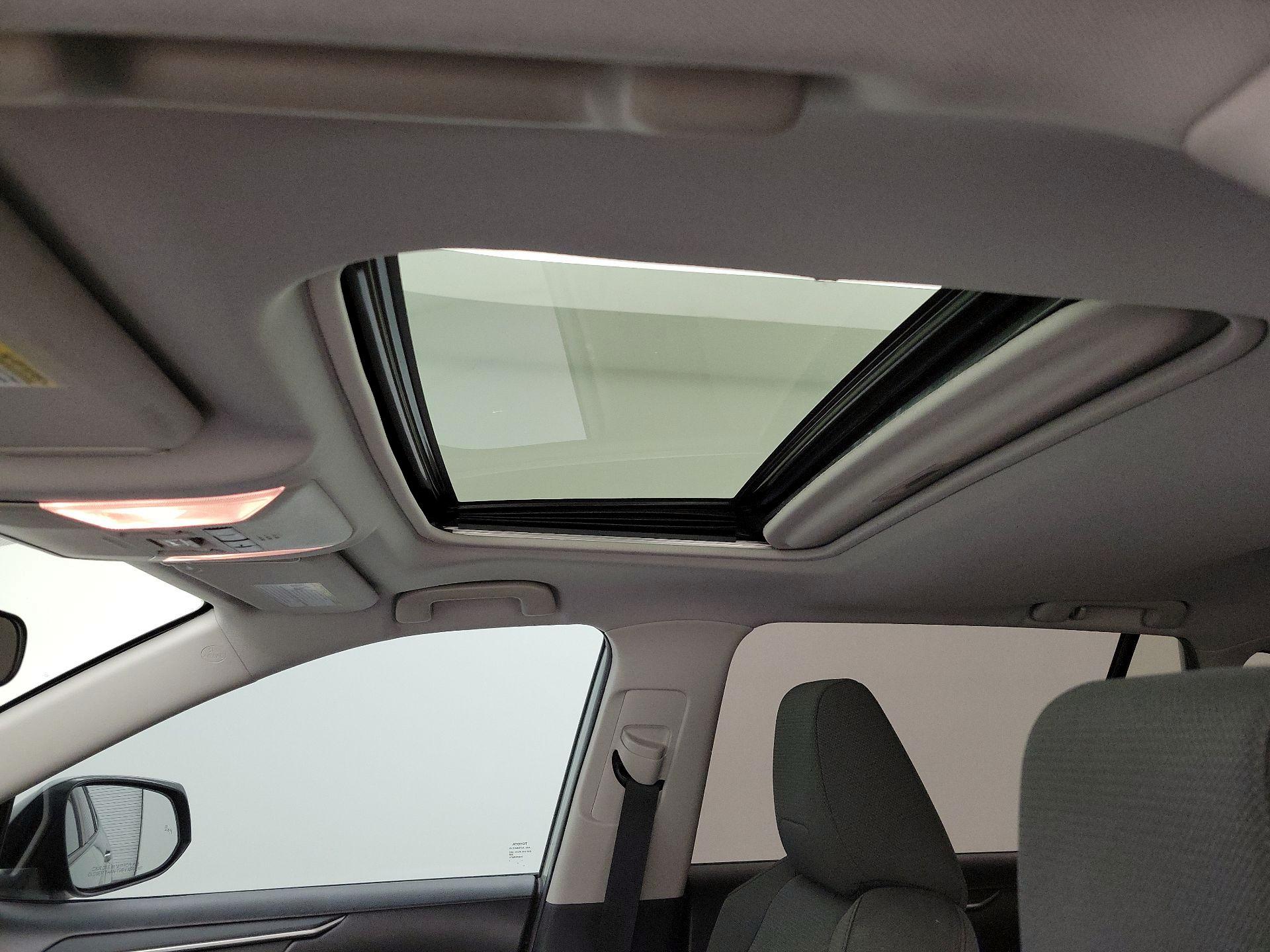 Thumbnail: 2019 Toyota RAV4 - 19