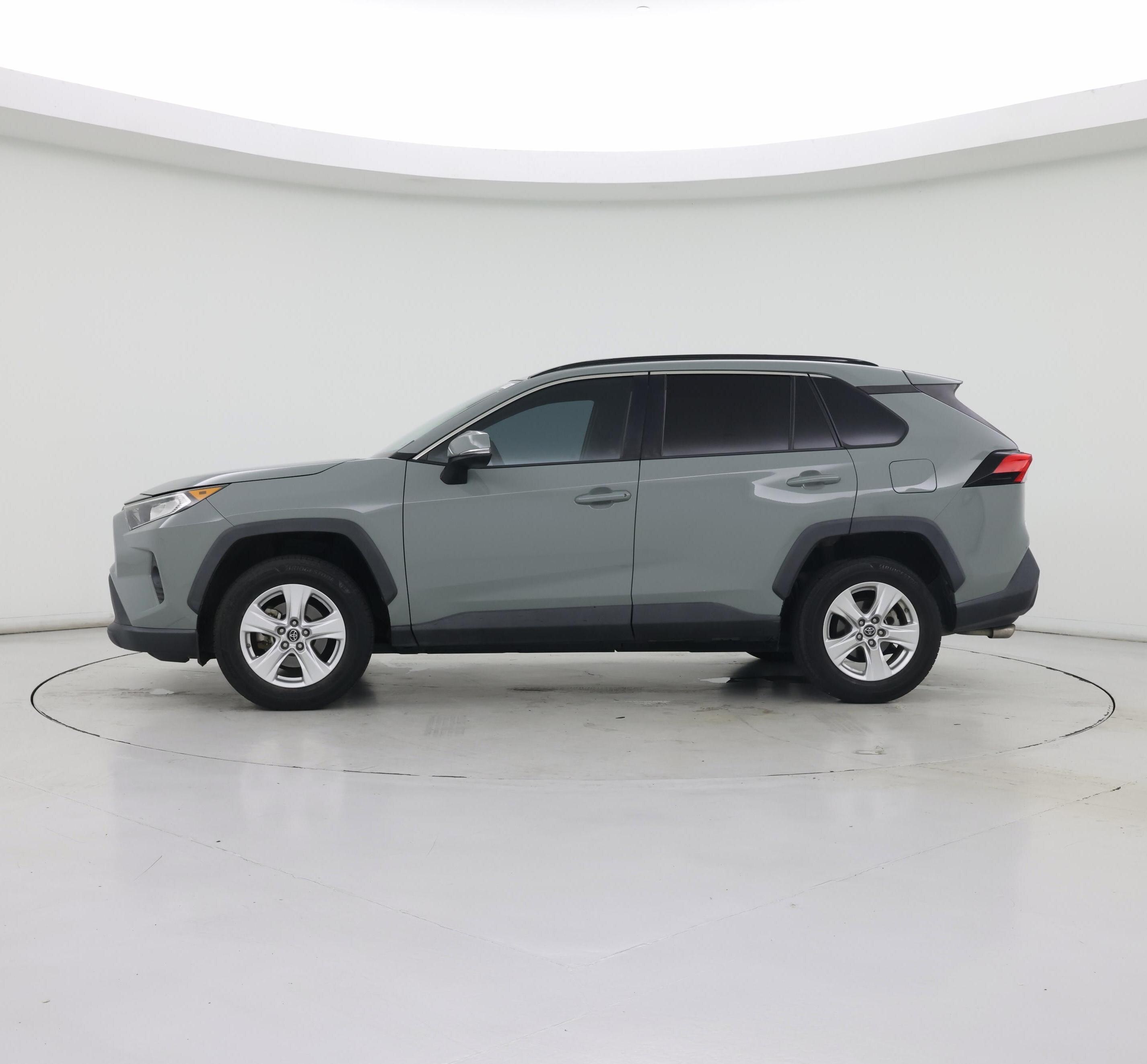 Thumbnail: 2019 Toyota RAV4 - 3