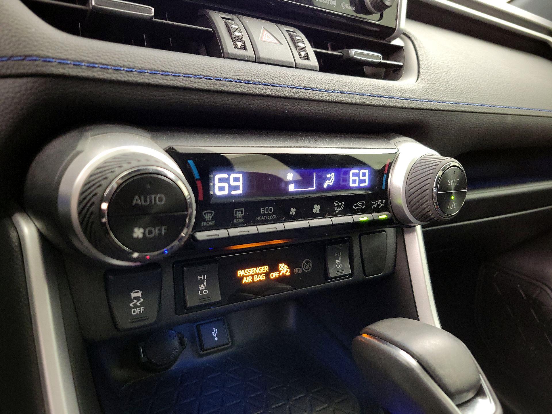 Thumbnail: 2021 Toyota RAV4 - 16