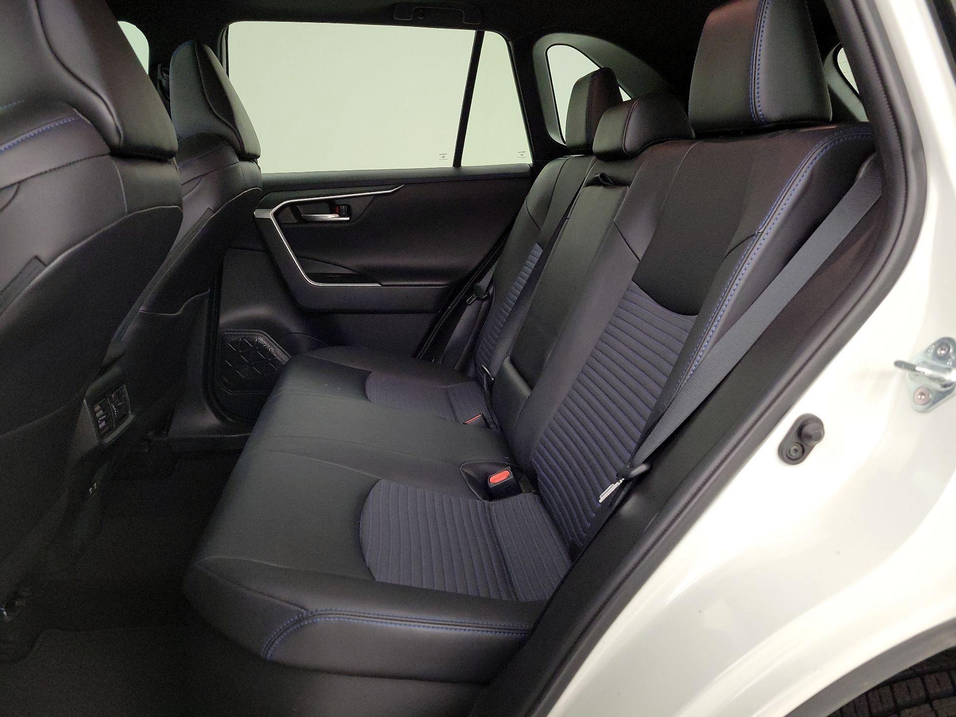 Thumbnail: 2021 Toyota RAV4 - 19