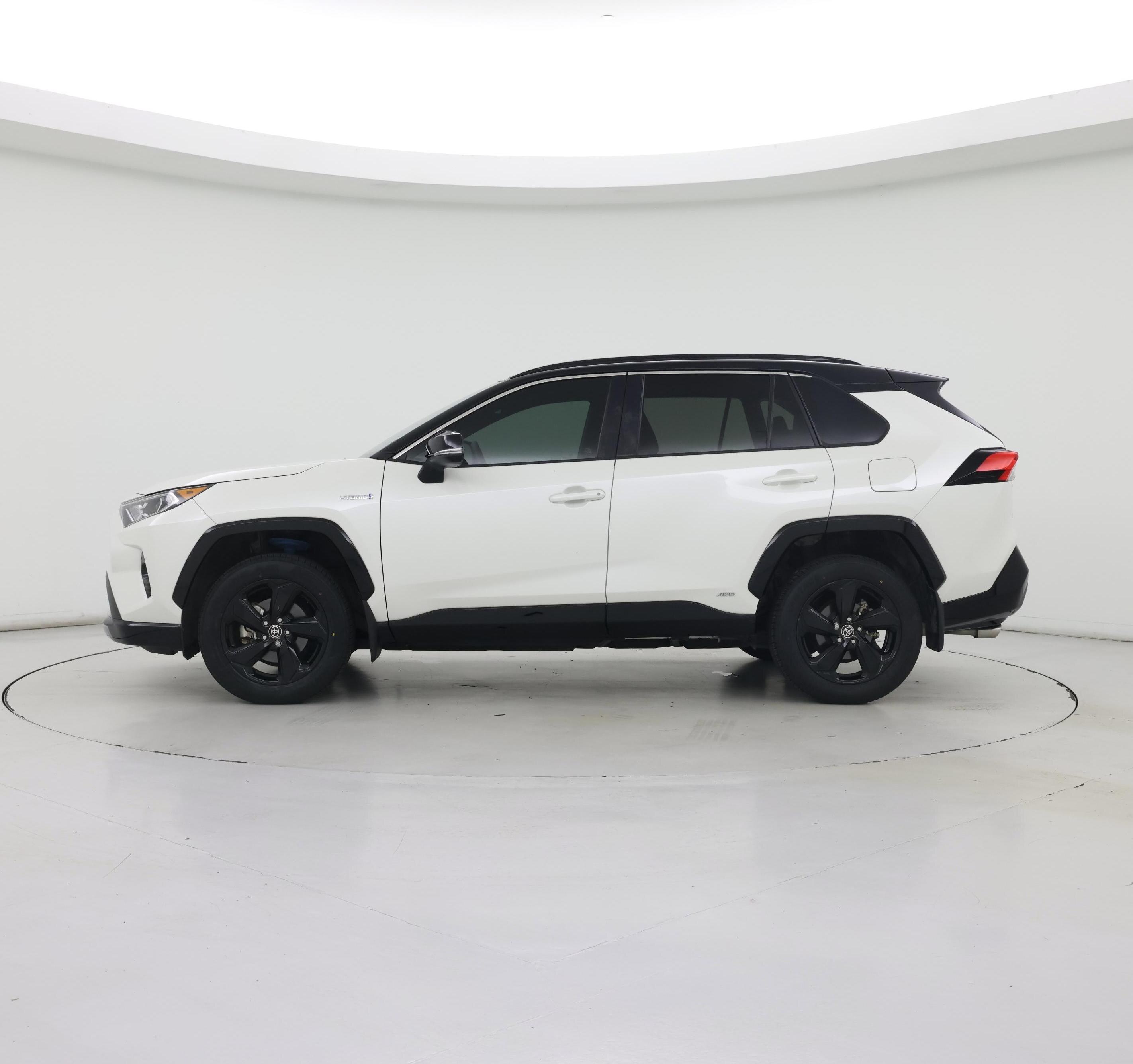 Thumbnail: 2021 Toyota RAV4 - 3
