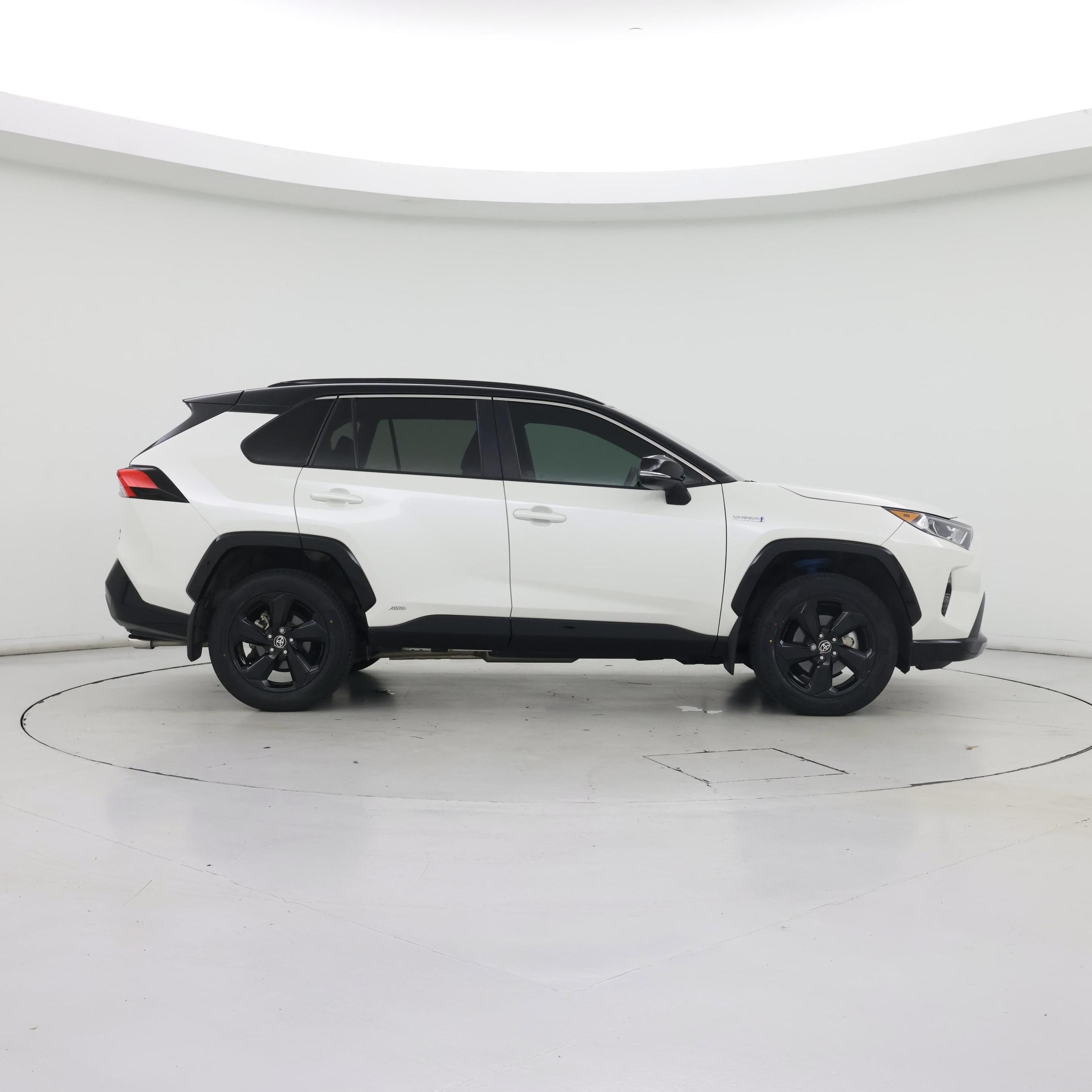 Thumbnail: 2021 Toyota RAV4 - 7