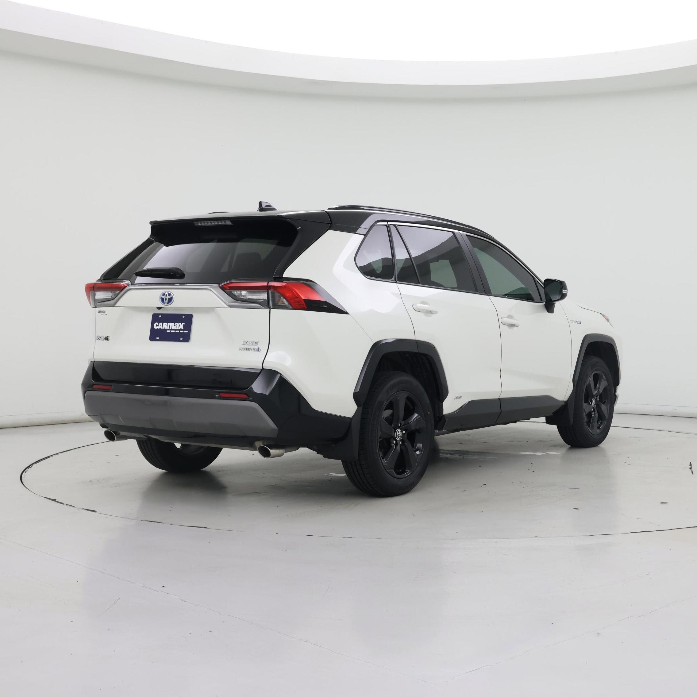 Thumbnail: 2021 Toyota RAV4 - 8