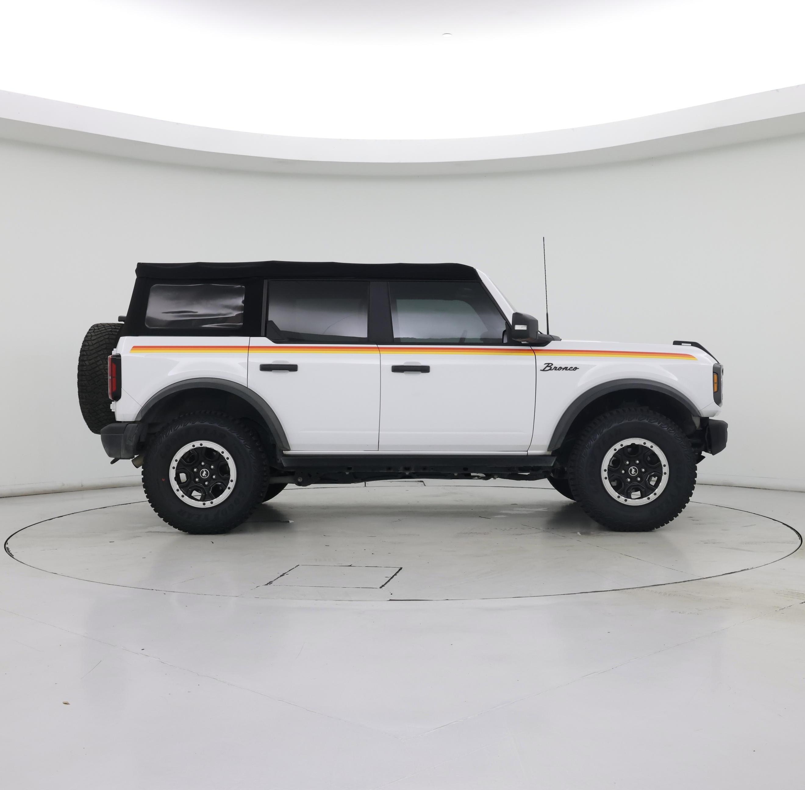 Thumbnail: 2022 Ford Bronco - 7
