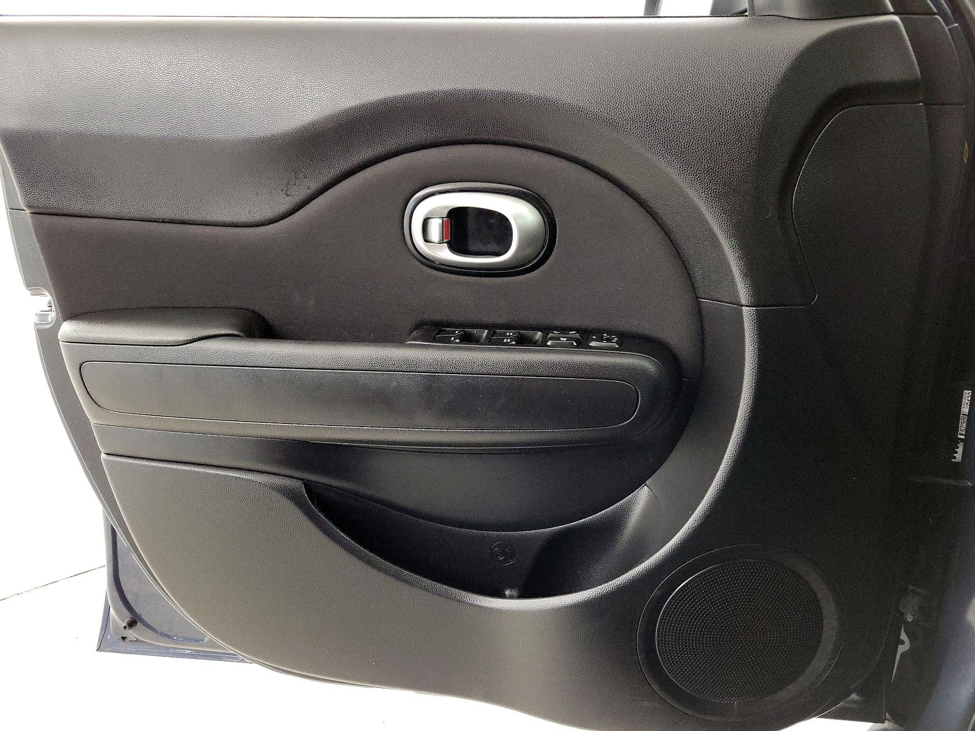 Thumbnail: 2015 Kia Soul - 12