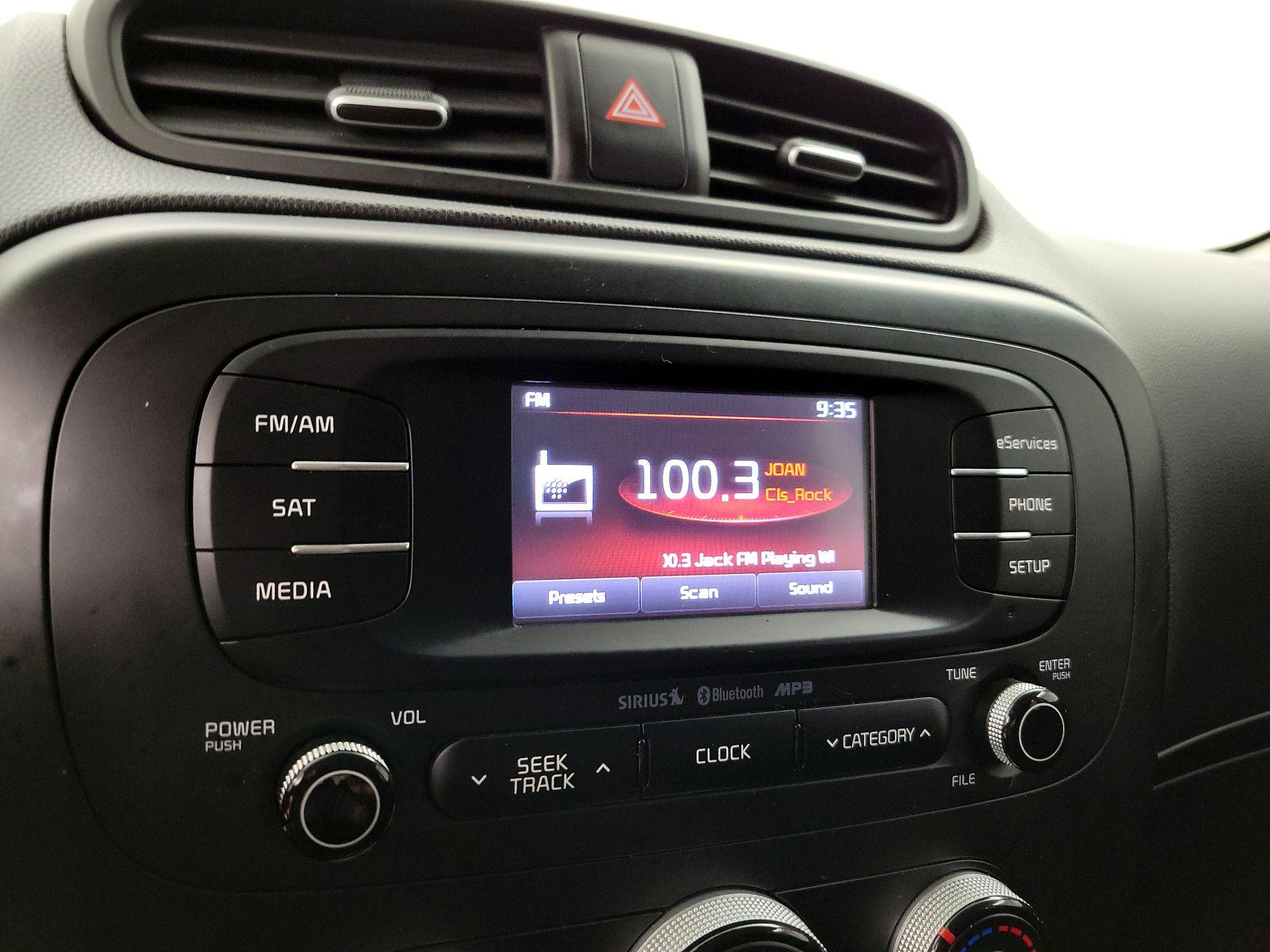 Thumbnail: 2015 Kia Soul - 15