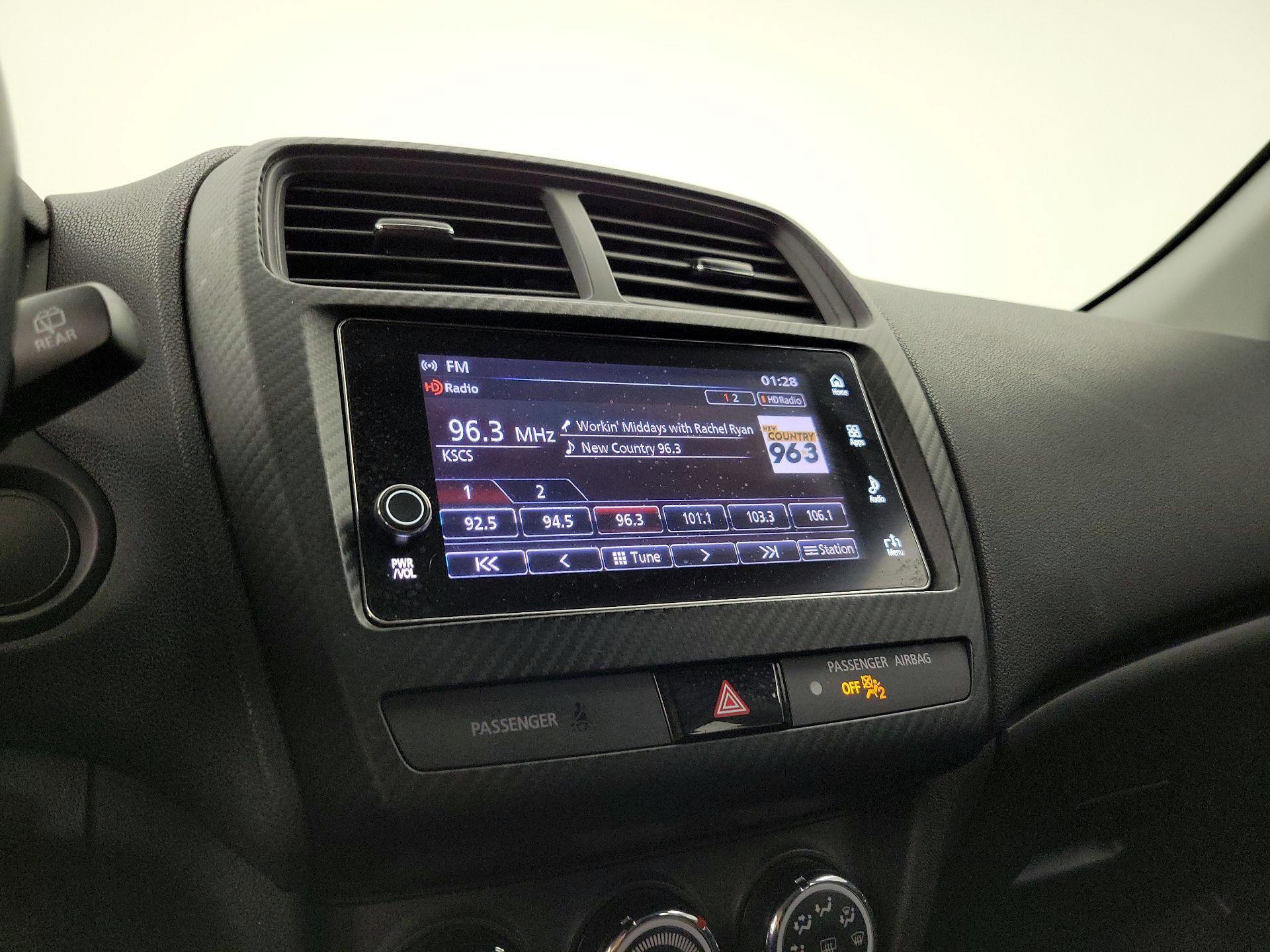 Thumbnail: 2019 Mitsubishi Outlander Sport - 14