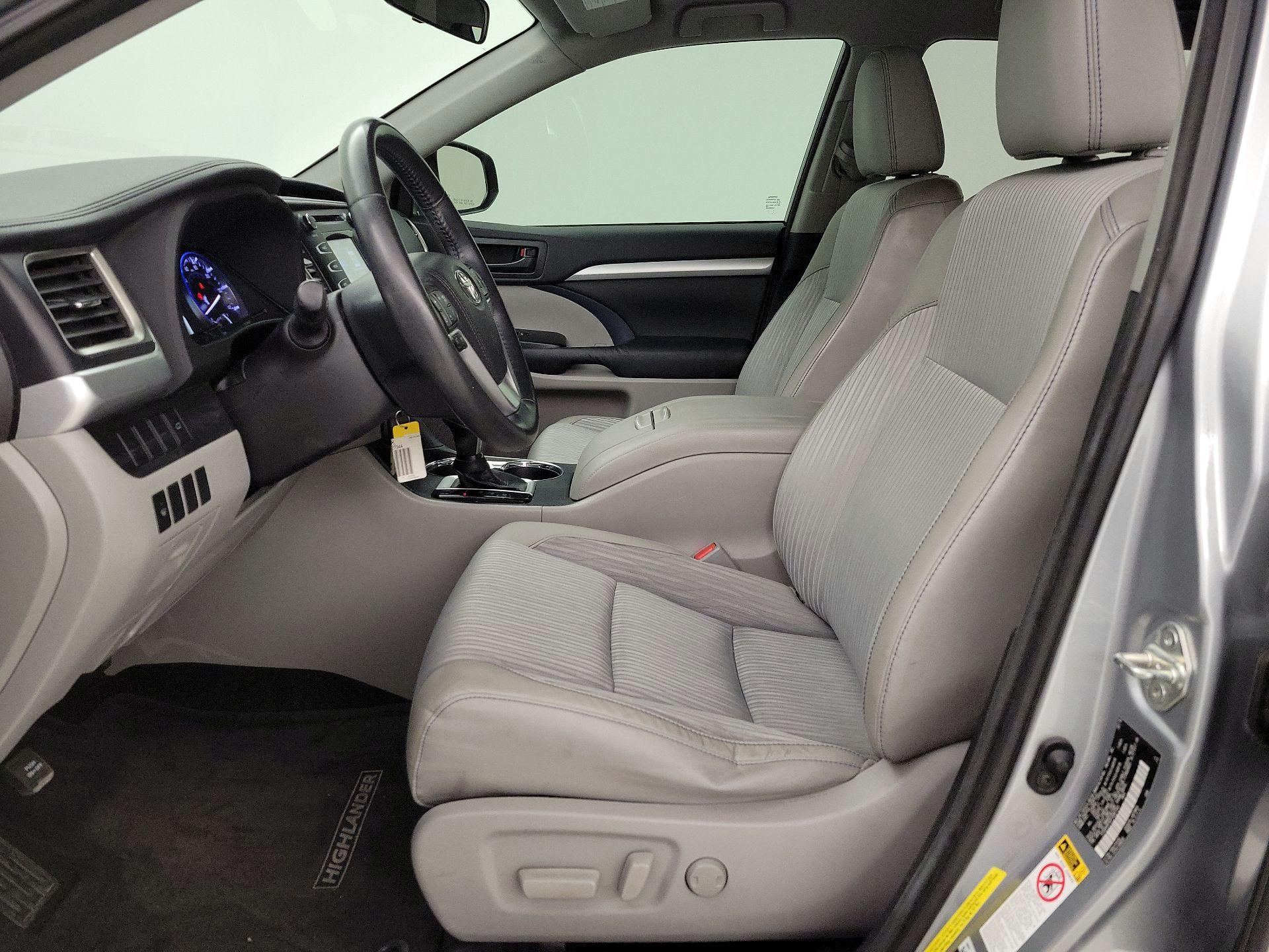 Thumbnail: 2015 Toyota Highlander - 11