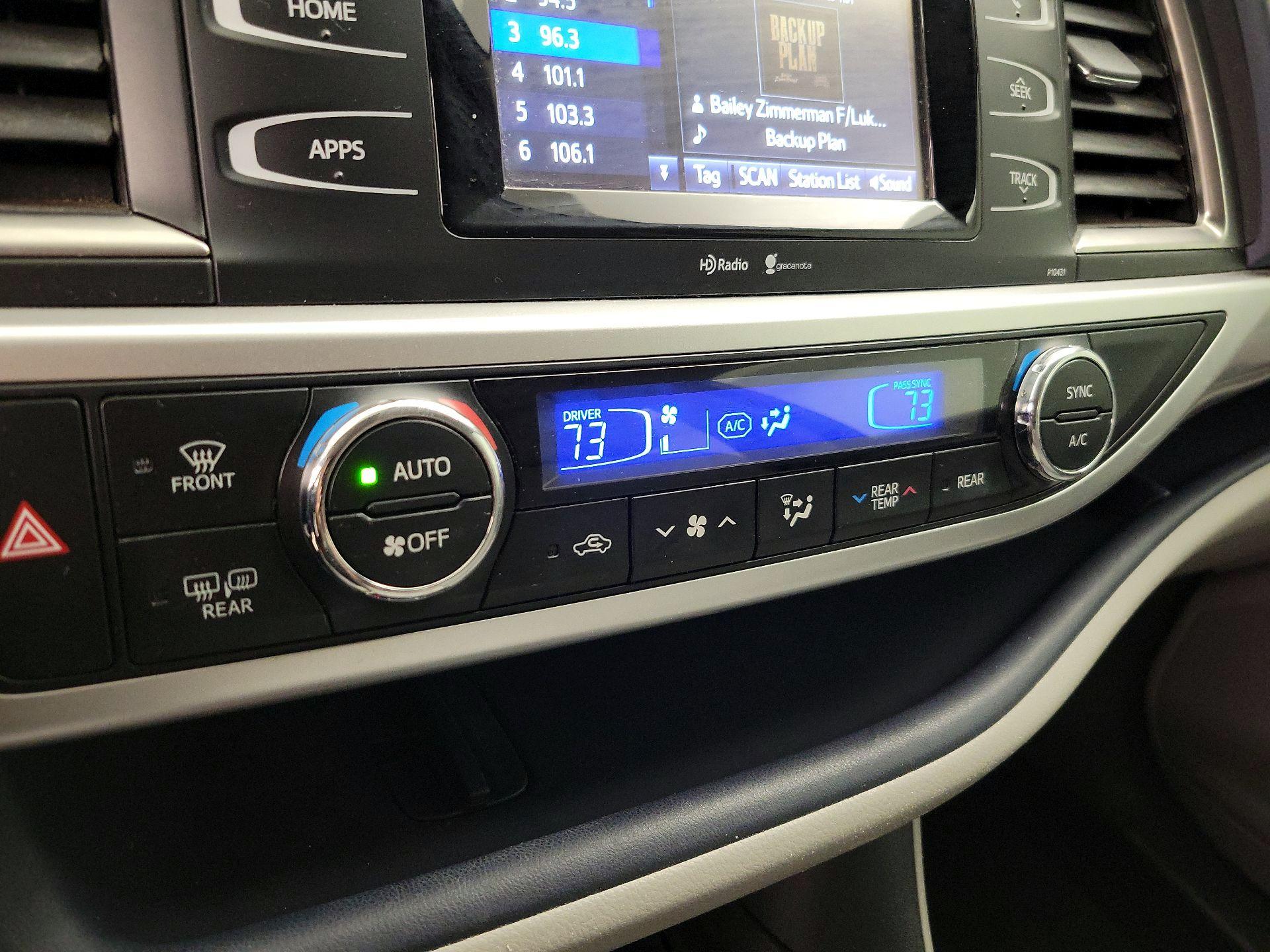 Thumbnail: 2015 Toyota Highlander - 16
