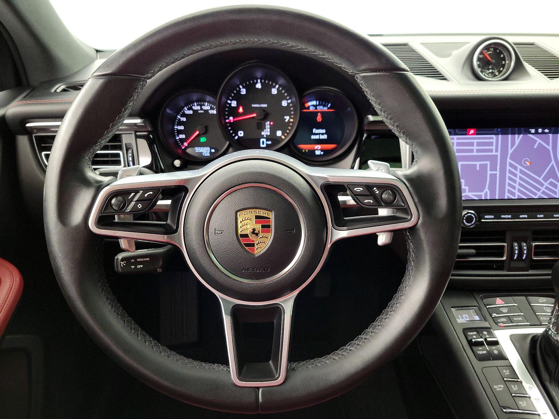 Thumbnail: 2021 Porsche Macan - 10