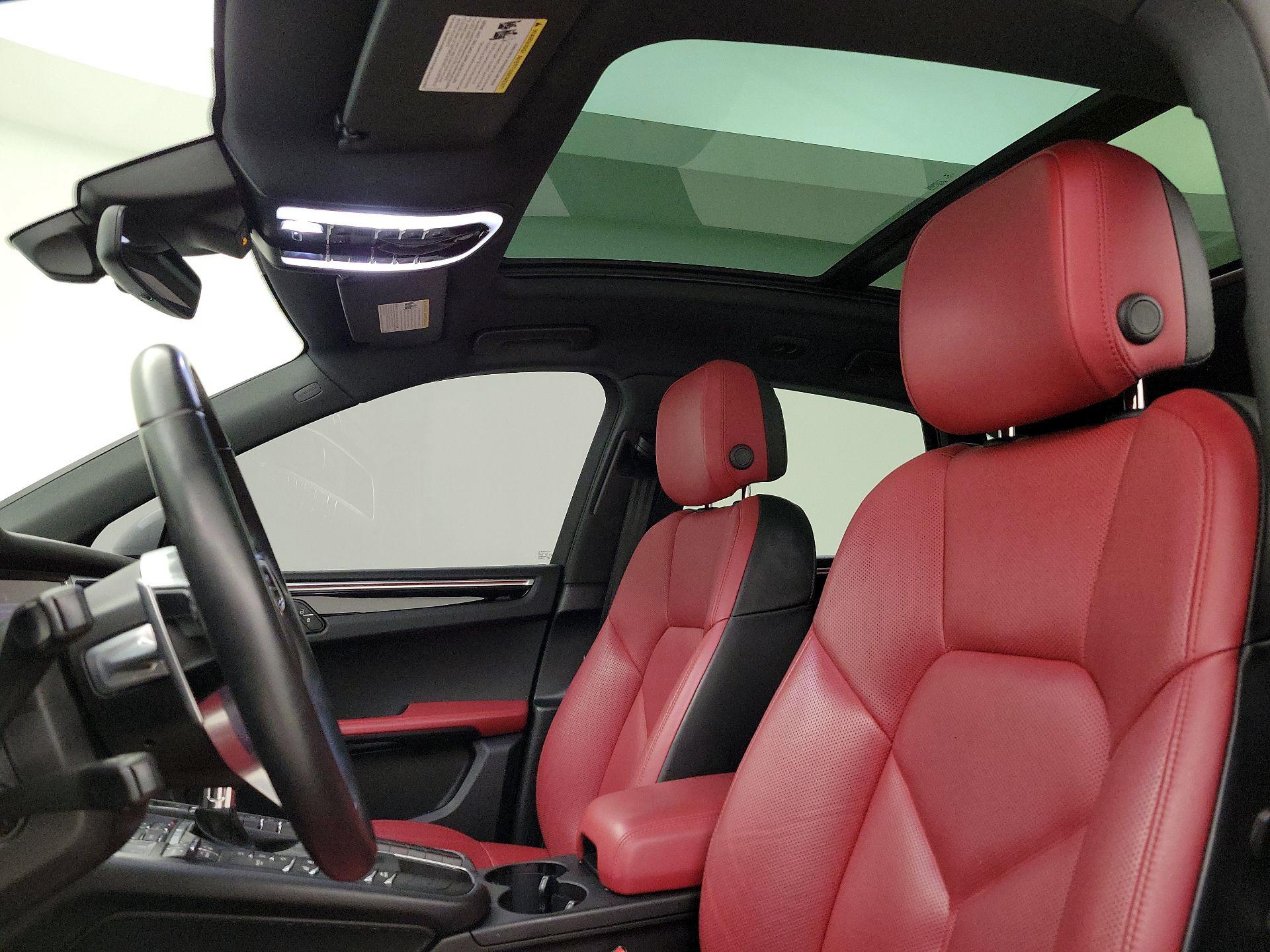 Thumbnail: 2021 Porsche Macan - 19