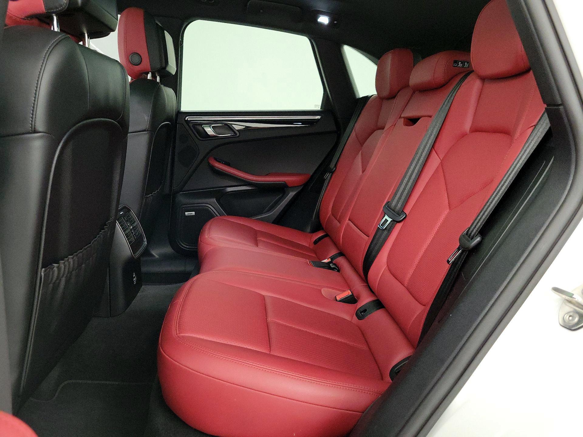 Thumbnail: 2021 Porsche Macan - 20