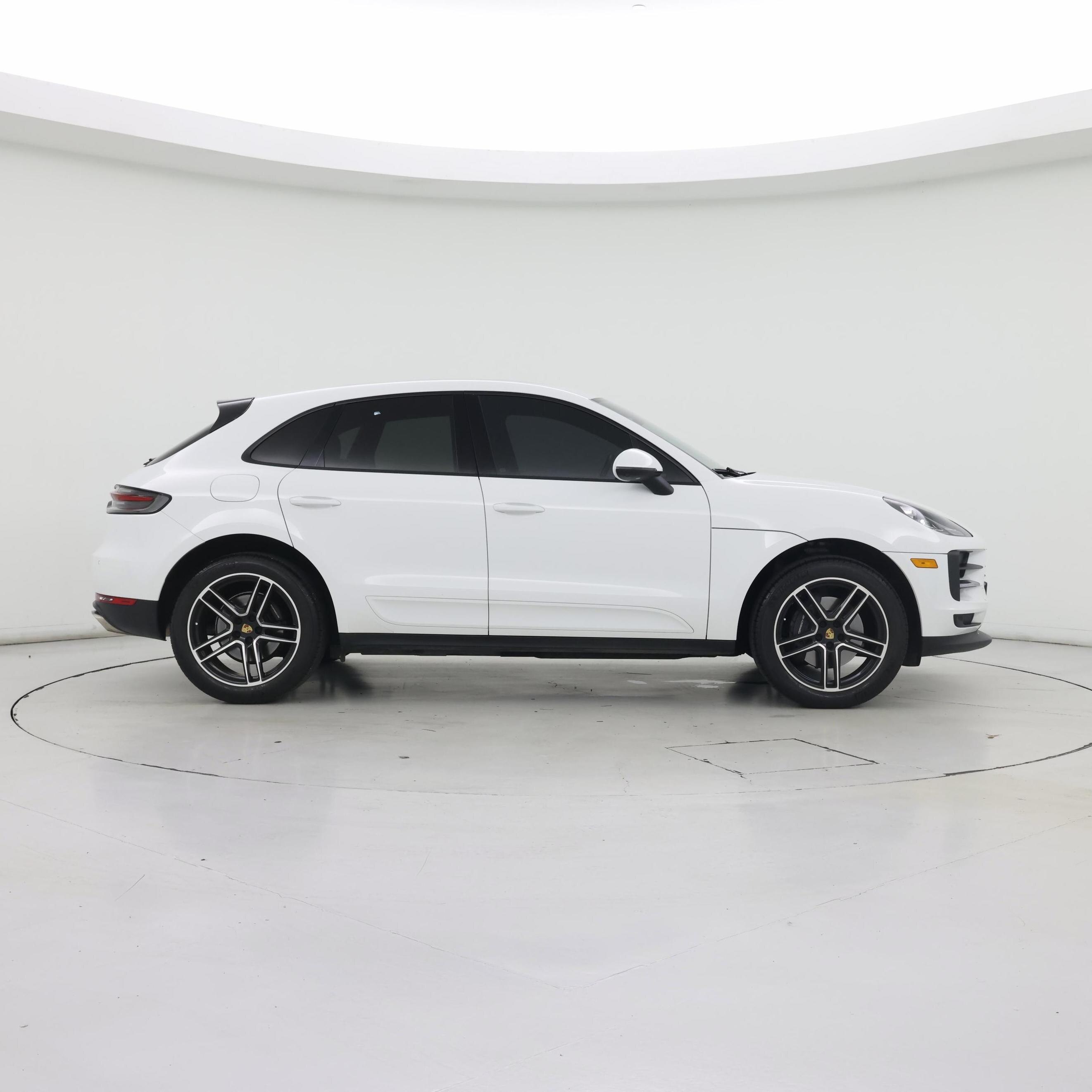 Thumbnail: 2021 Porsche Macan - 7