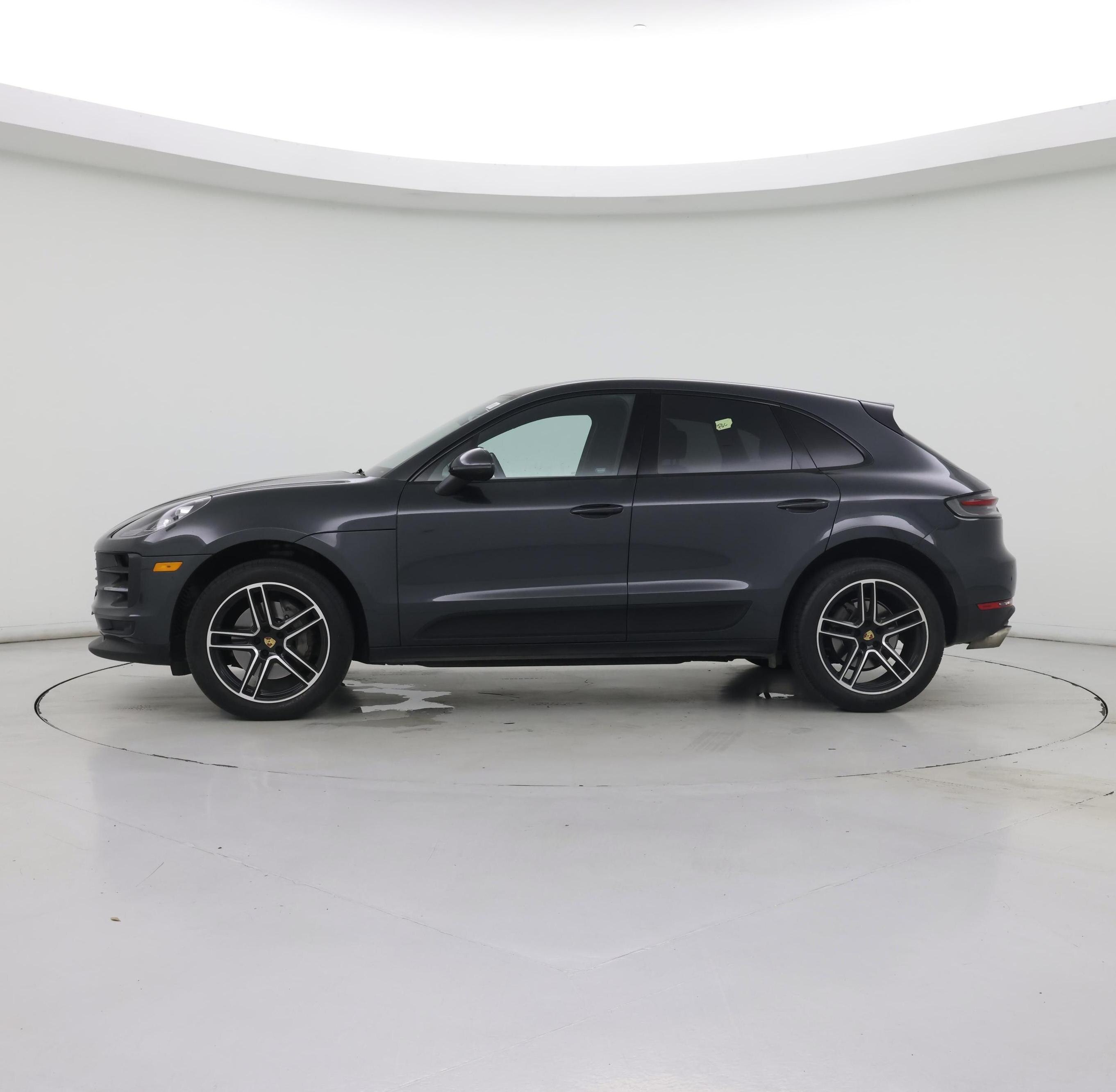 Thumbnail: 2020 Porsche Macan - 3