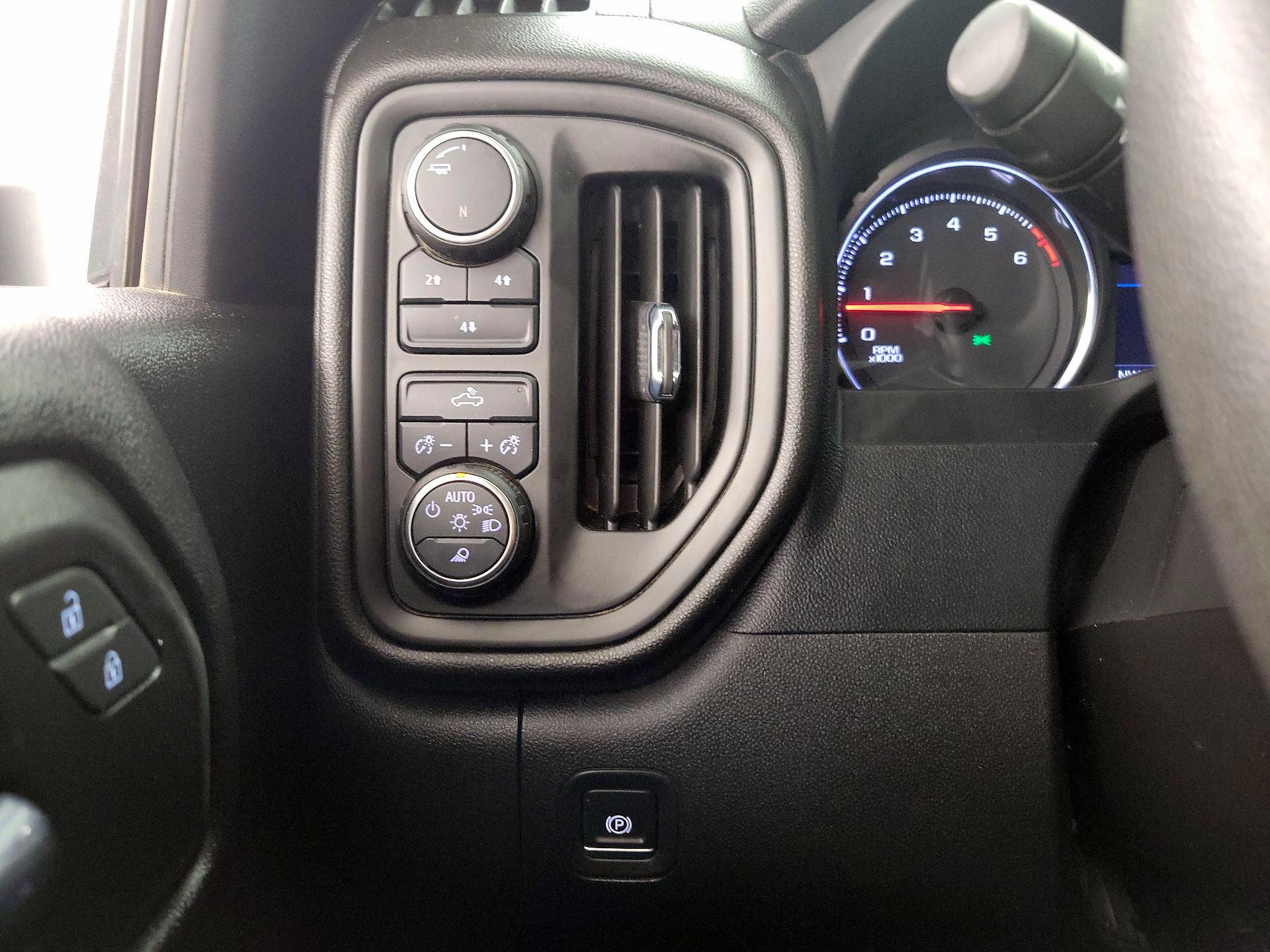 Thumbnail: 2023 Chevrolet Silverado 2500 - 13