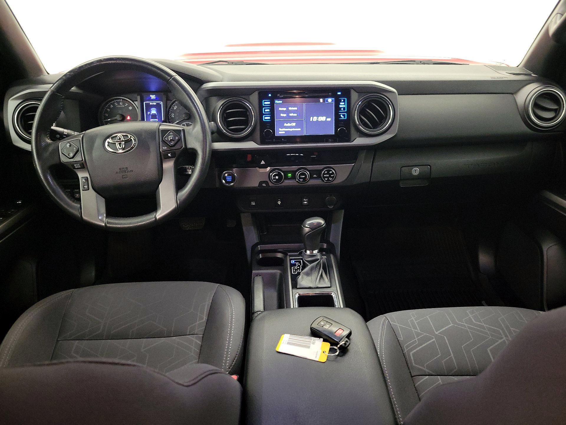 Thumbnail: 2017 Toyota Tacoma - 9