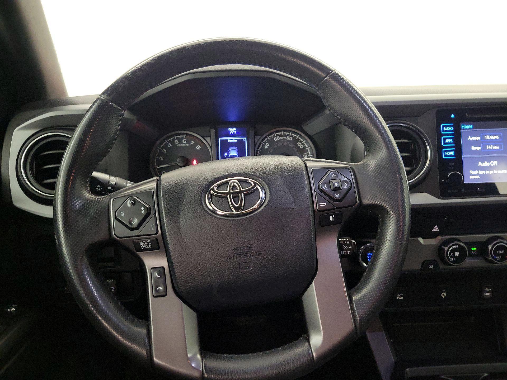 Thumbnail: 2017 Toyota Tacoma - 10