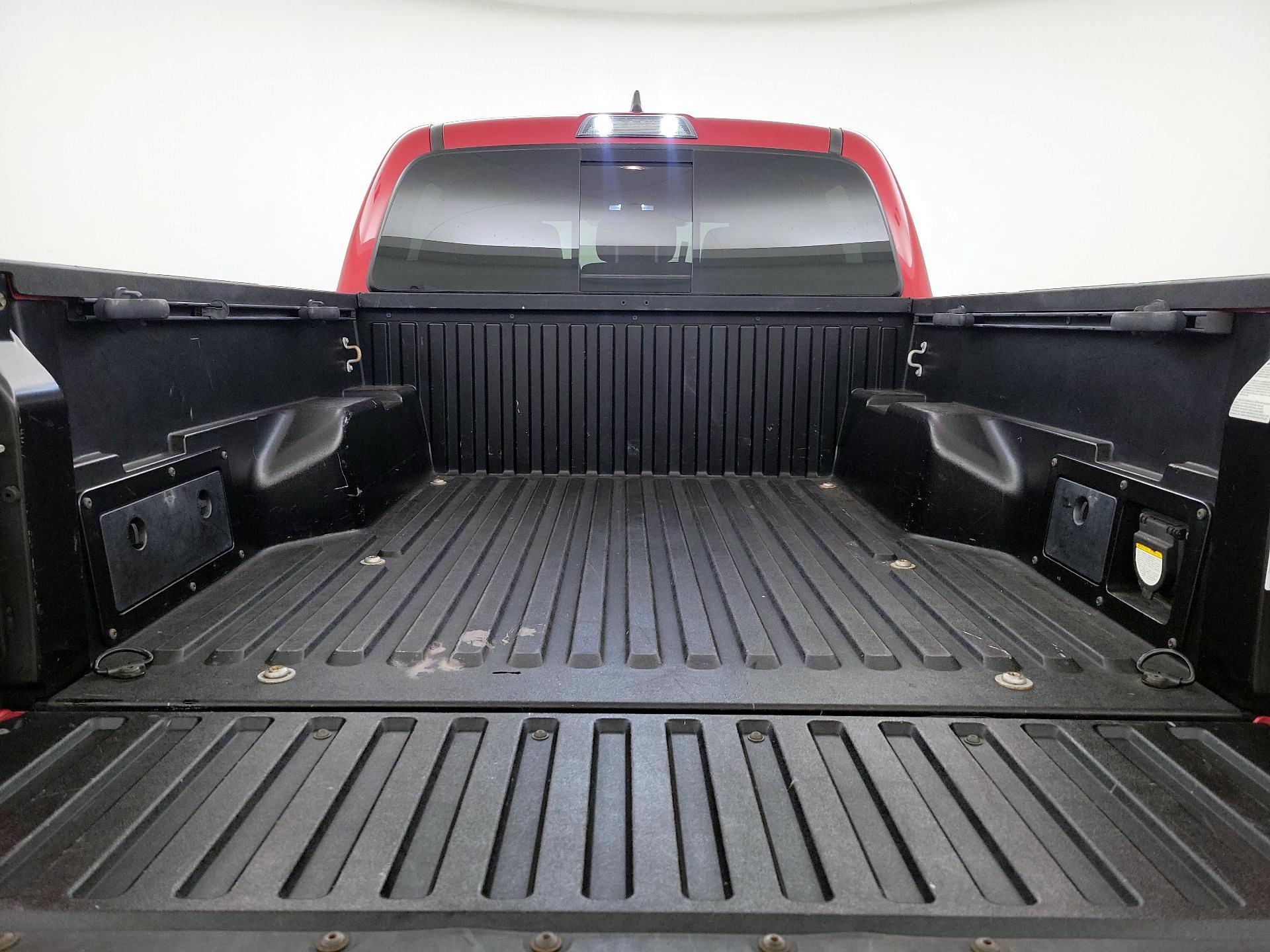 Thumbnail: 2017 Toyota Tacoma - 19