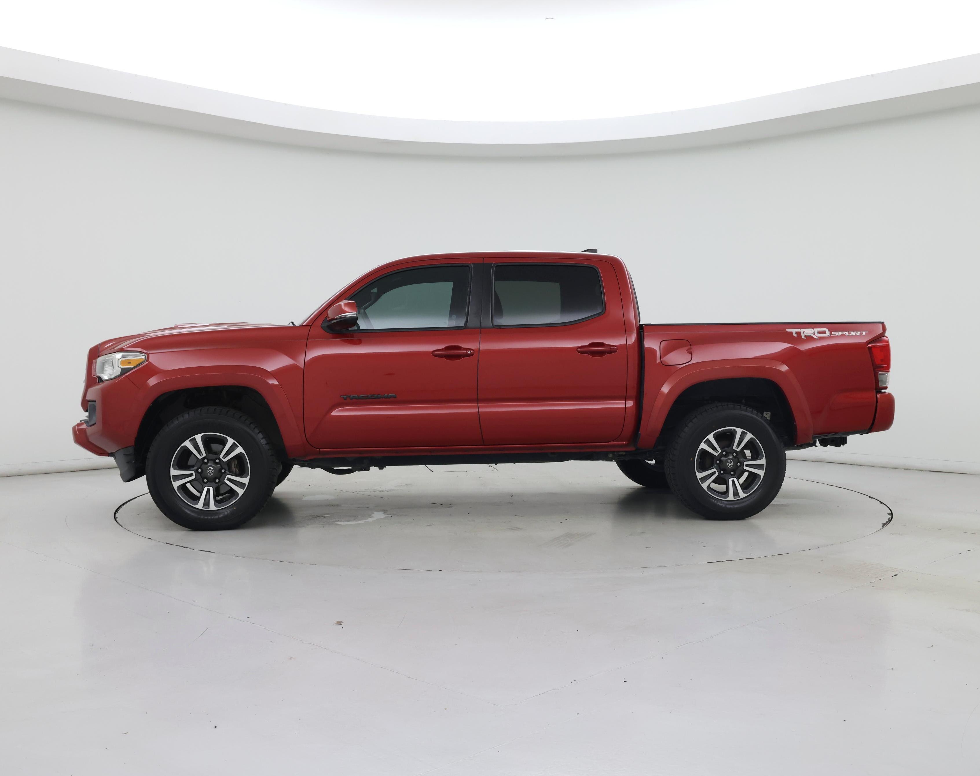 Thumbnail: 2017 Toyota Tacoma - 3
