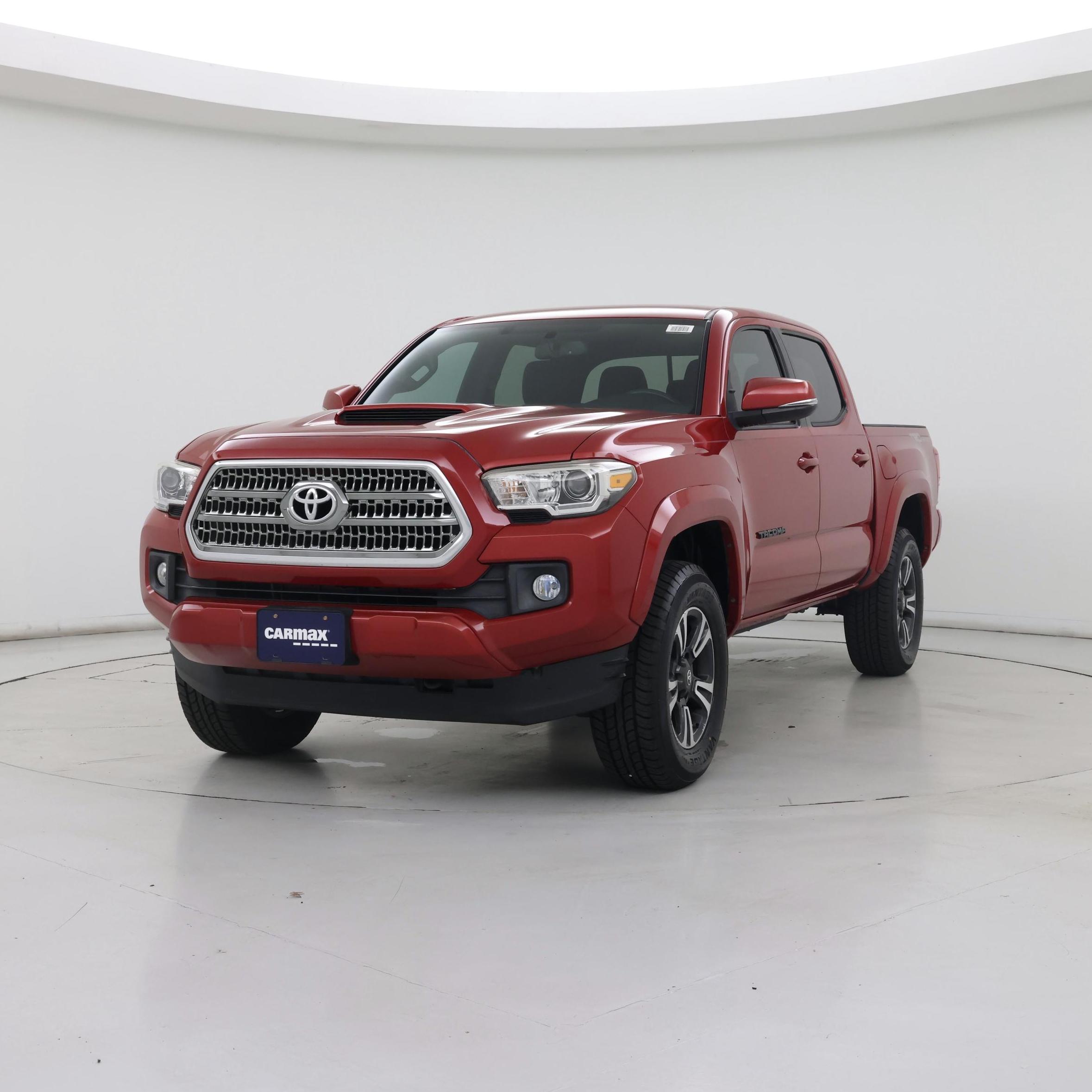 Thumbnail: 2017 Toyota Tacoma - 4