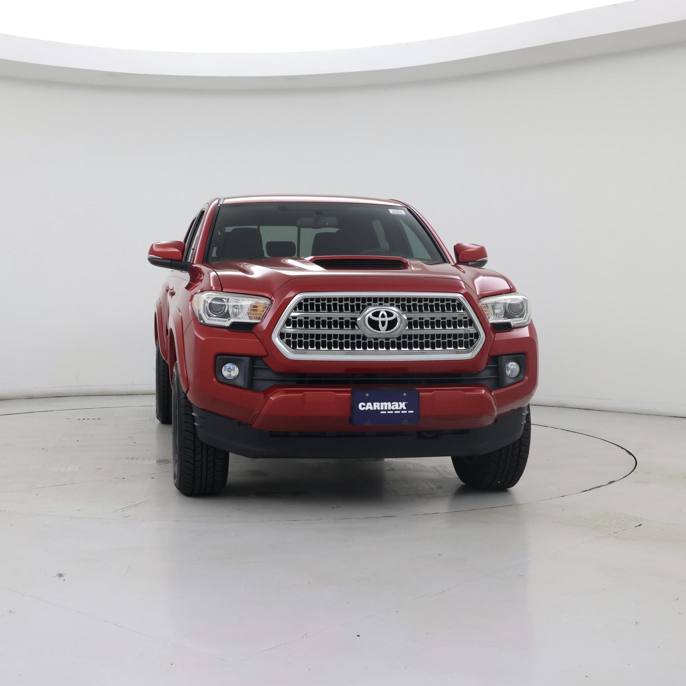 Thumbnail: 2017 Toyota Tacoma - 5