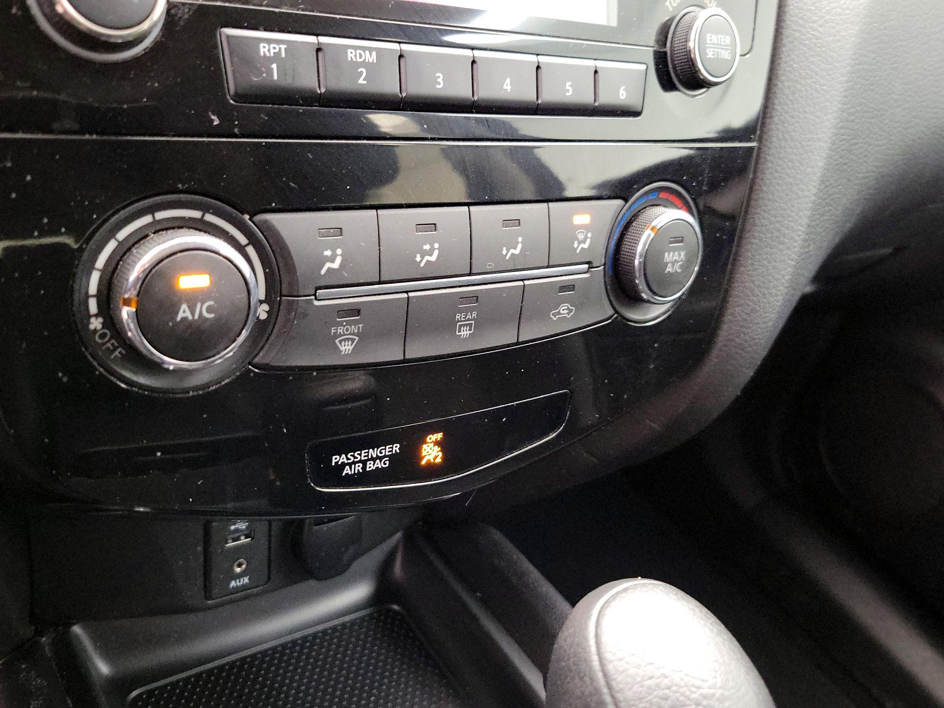 Thumbnail: 2015 Nissan Rogue - 16