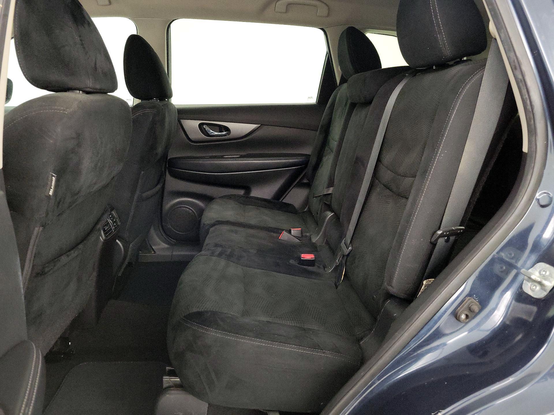 Thumbnail: 2015 Nissan Rogue - 18
