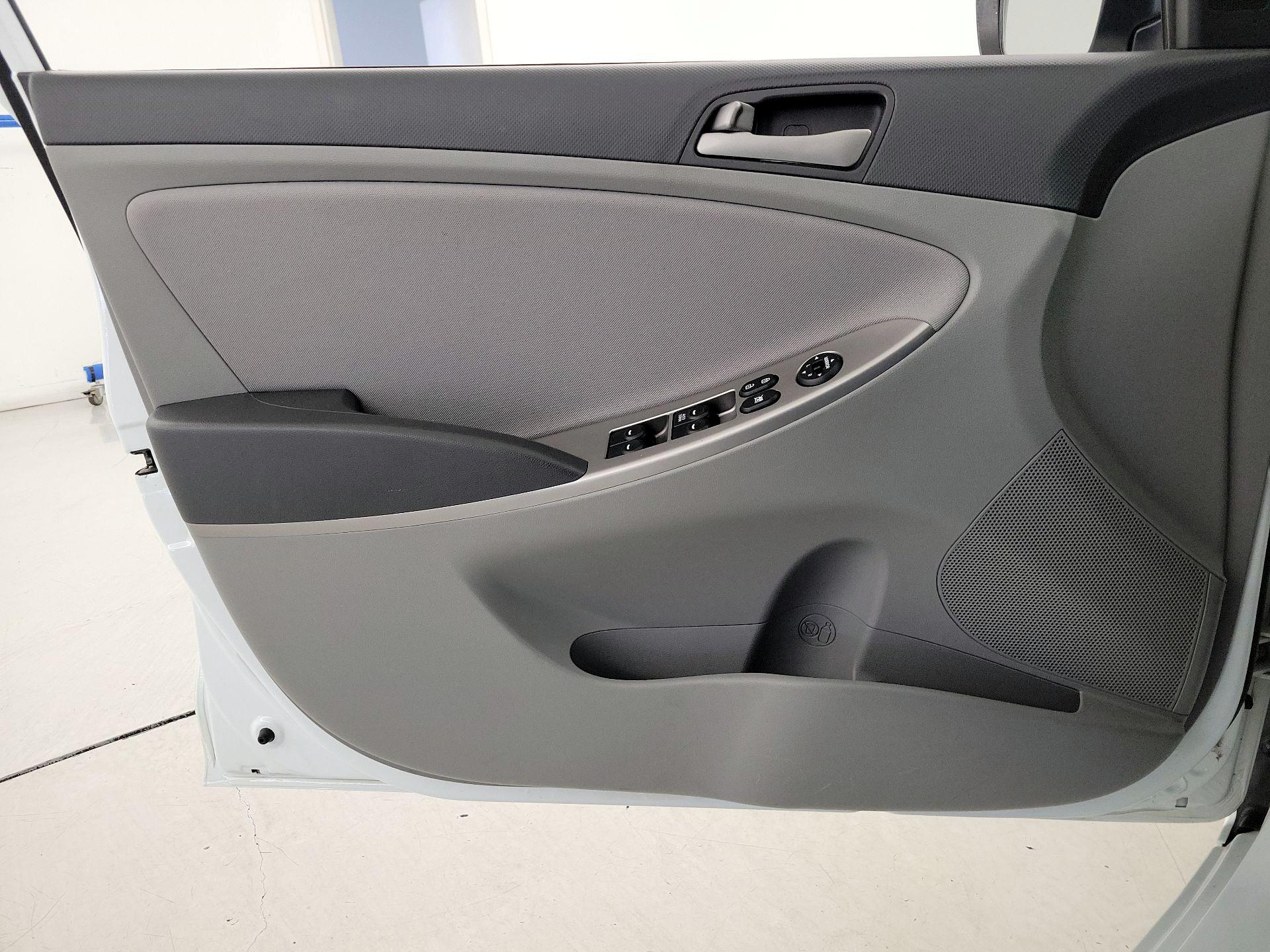 Thumbnail: 2016 Hyundai Accent - 12