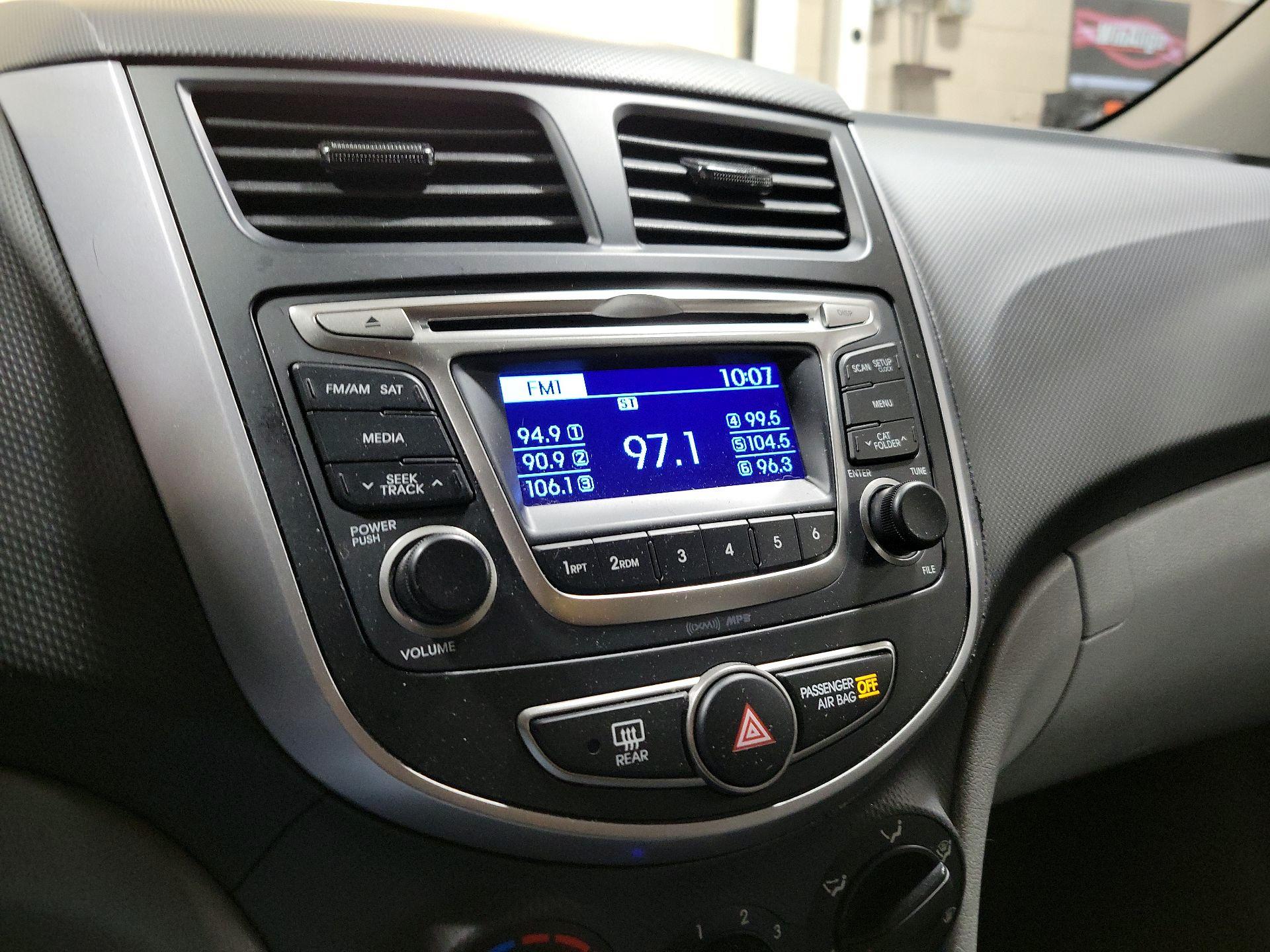 Thumbnail: 2016 Hyundai Accent - 14